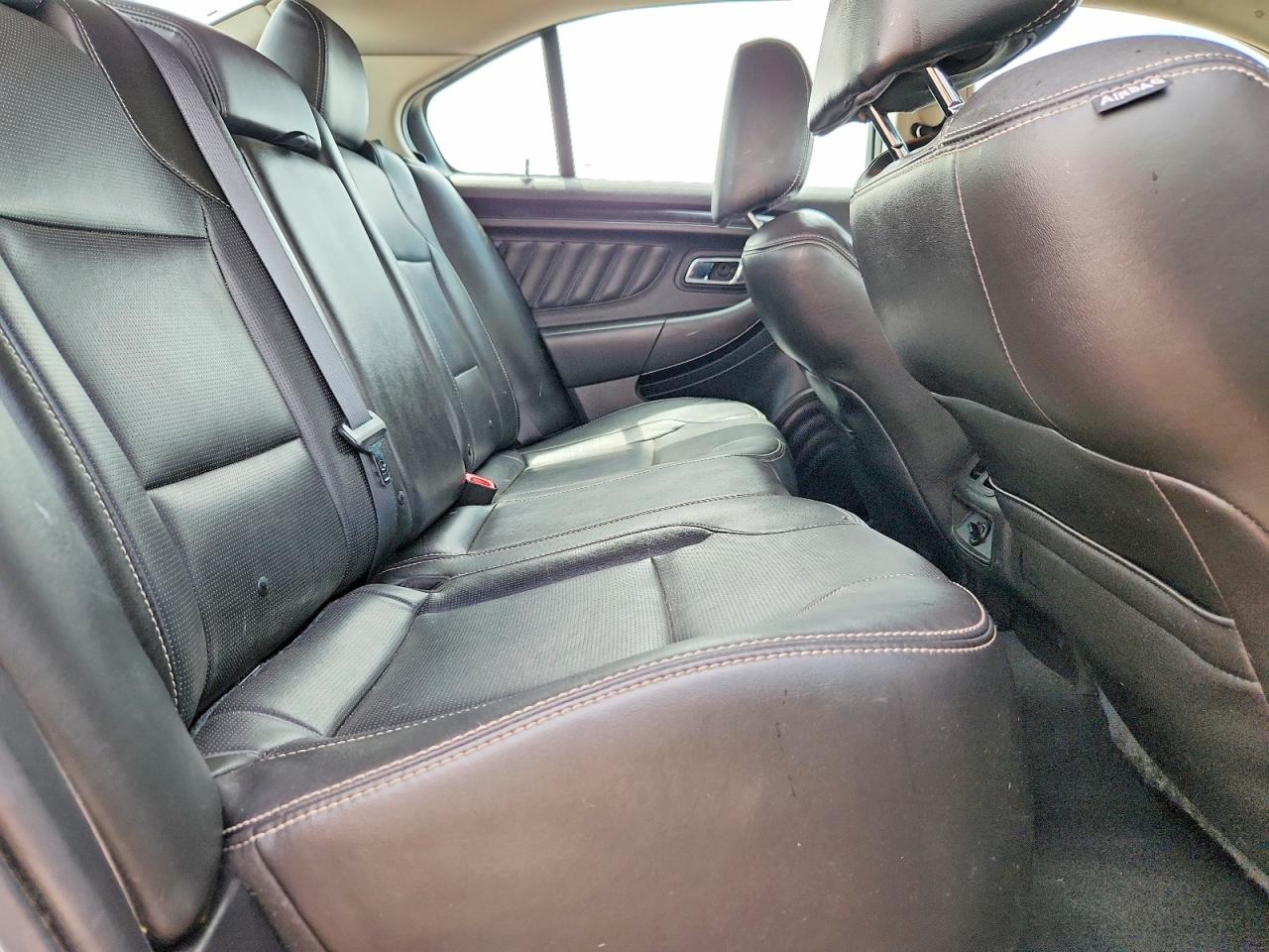 2010 Ford Taurus Limited Silver vin: 1FAHP2FW7AG134640