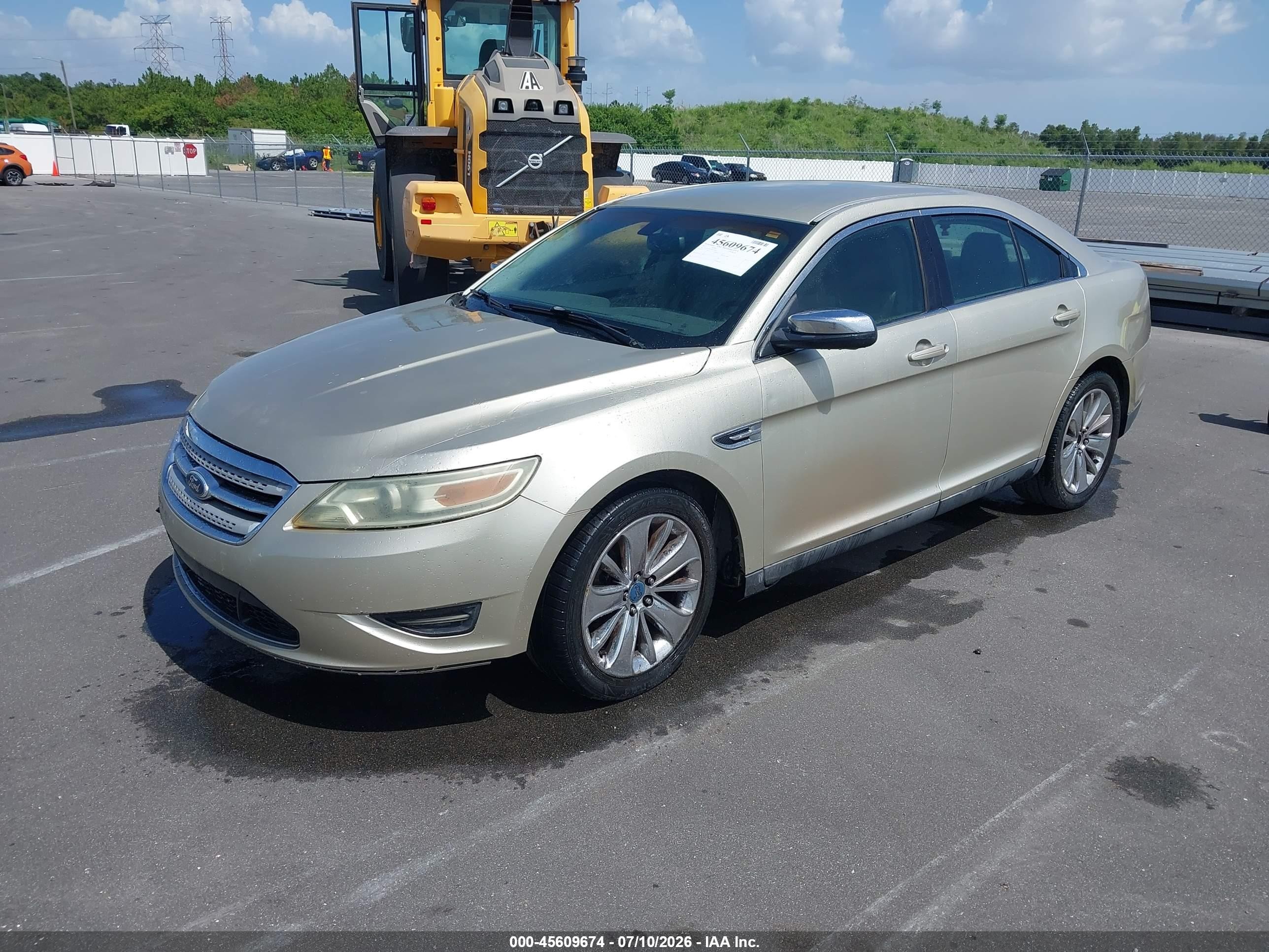 2011 Ford Taurus Limited Золотой vin: 1FAHP2FW7BG120349