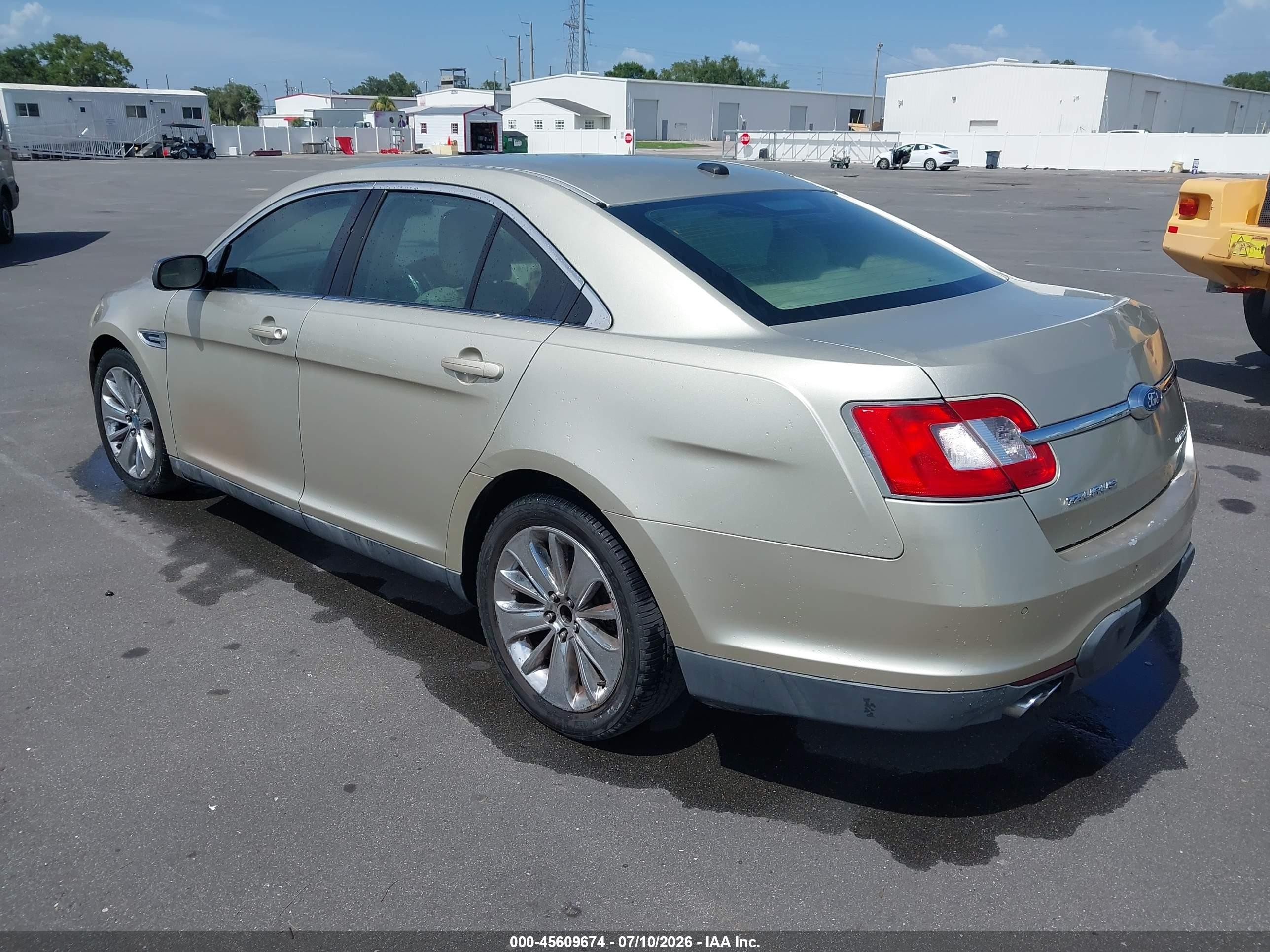 2011 Ford Taurus Limited Золотой vin: 1FAHP2FW7BG120349