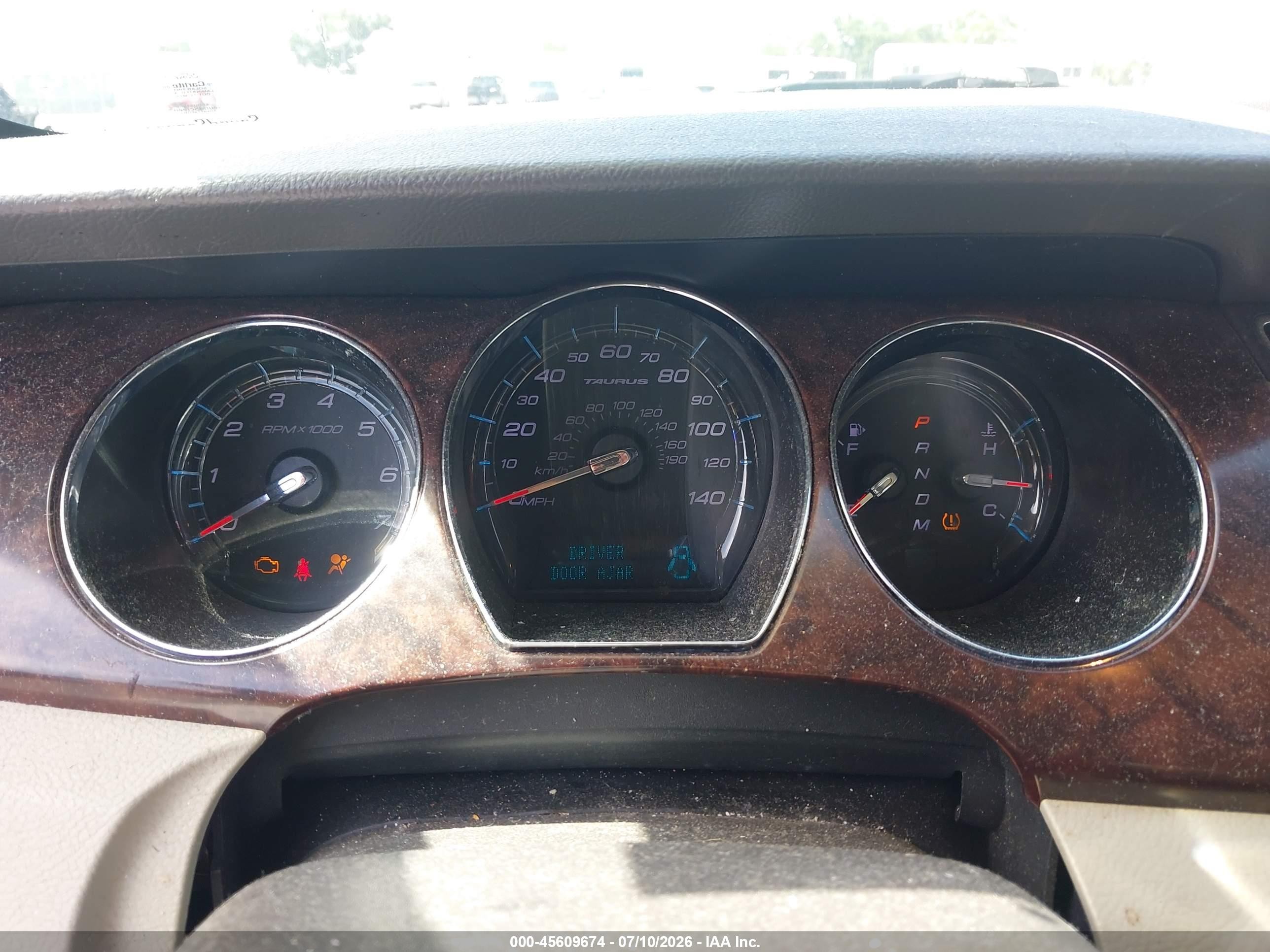 2011 Ford Taurus Limited Золотой vin: 1FAHP2FW7BG120349