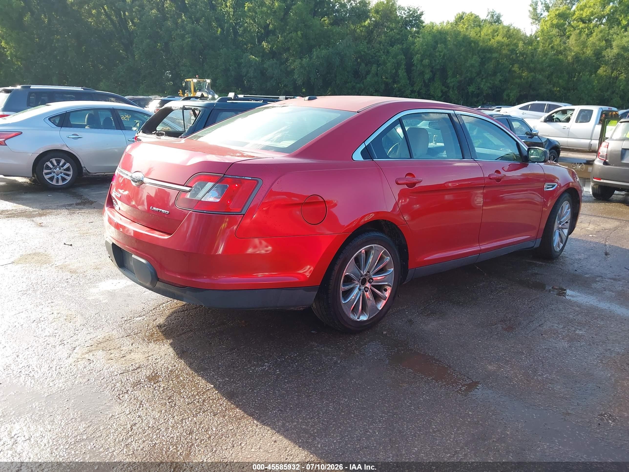 2010 Ford Taurus Limited Red vin: 1FAHP2FW8AG109164