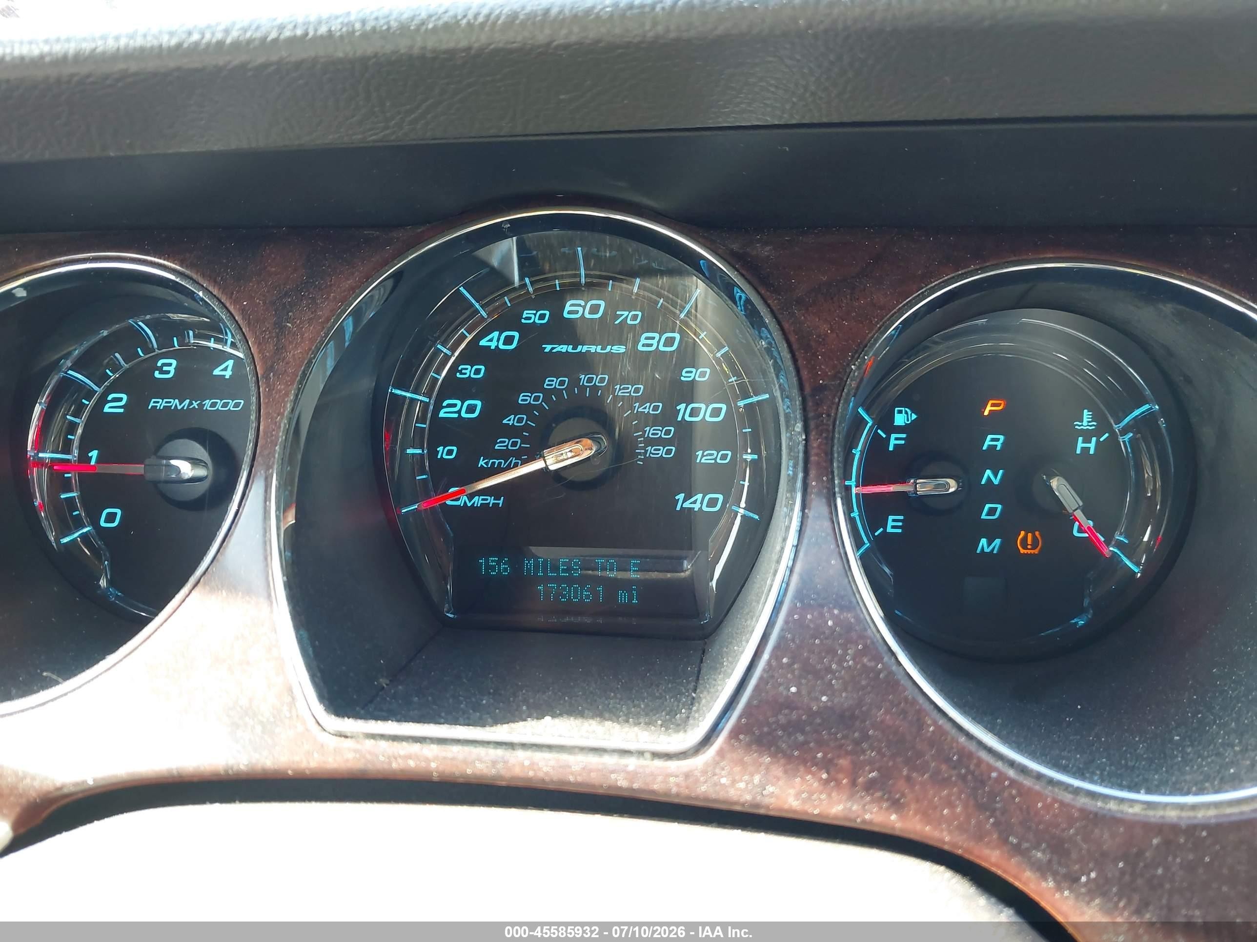 2010 Ford Taurus Limited Red vin: 1FAHP2FW8AG109164