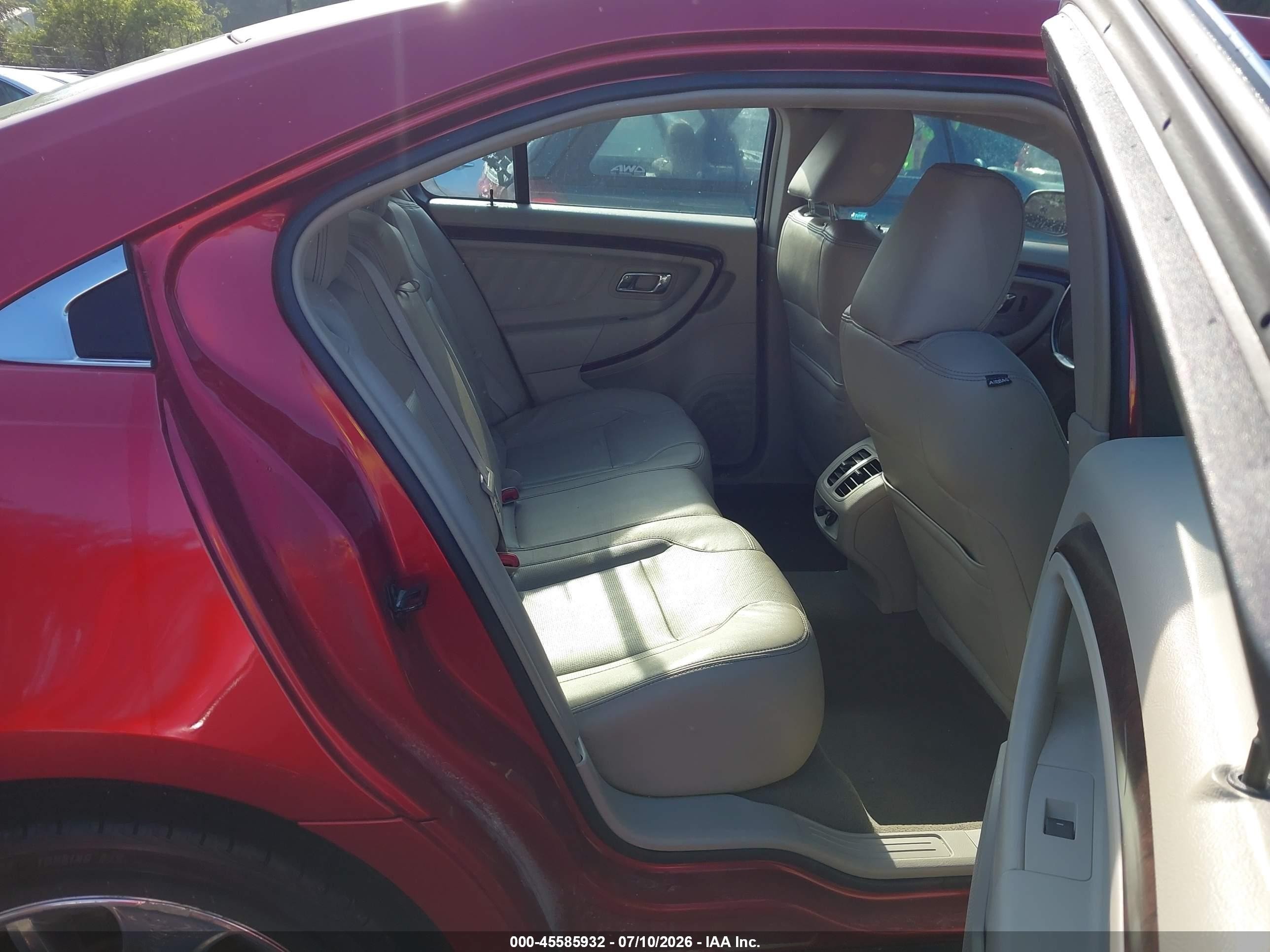 2010 Ford Taurus Limited Red vin: 1FAHP2FW8AG109164