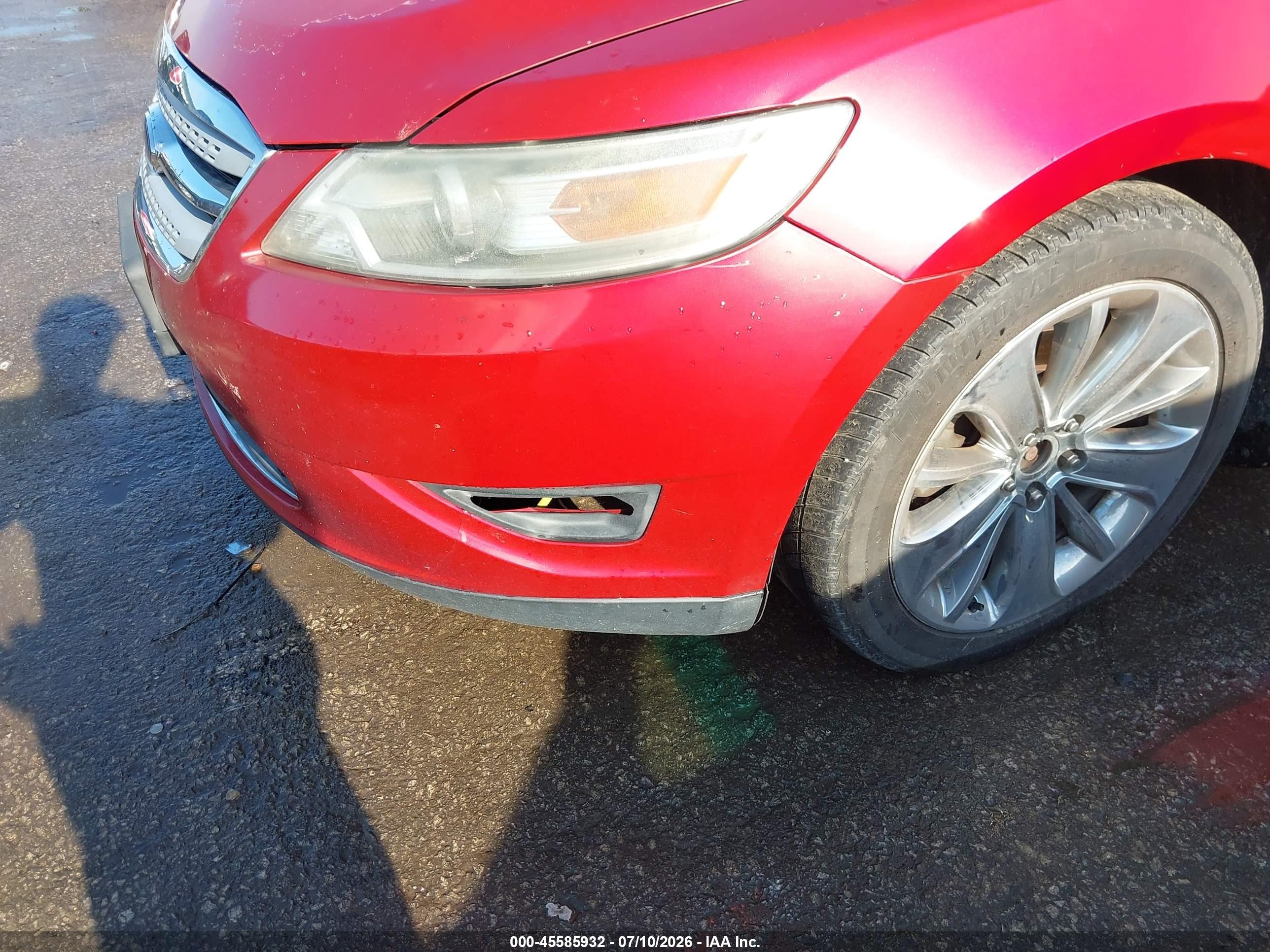 2010 Ford Taurus Limited Red vin: 1FAHP2FW8AG109164