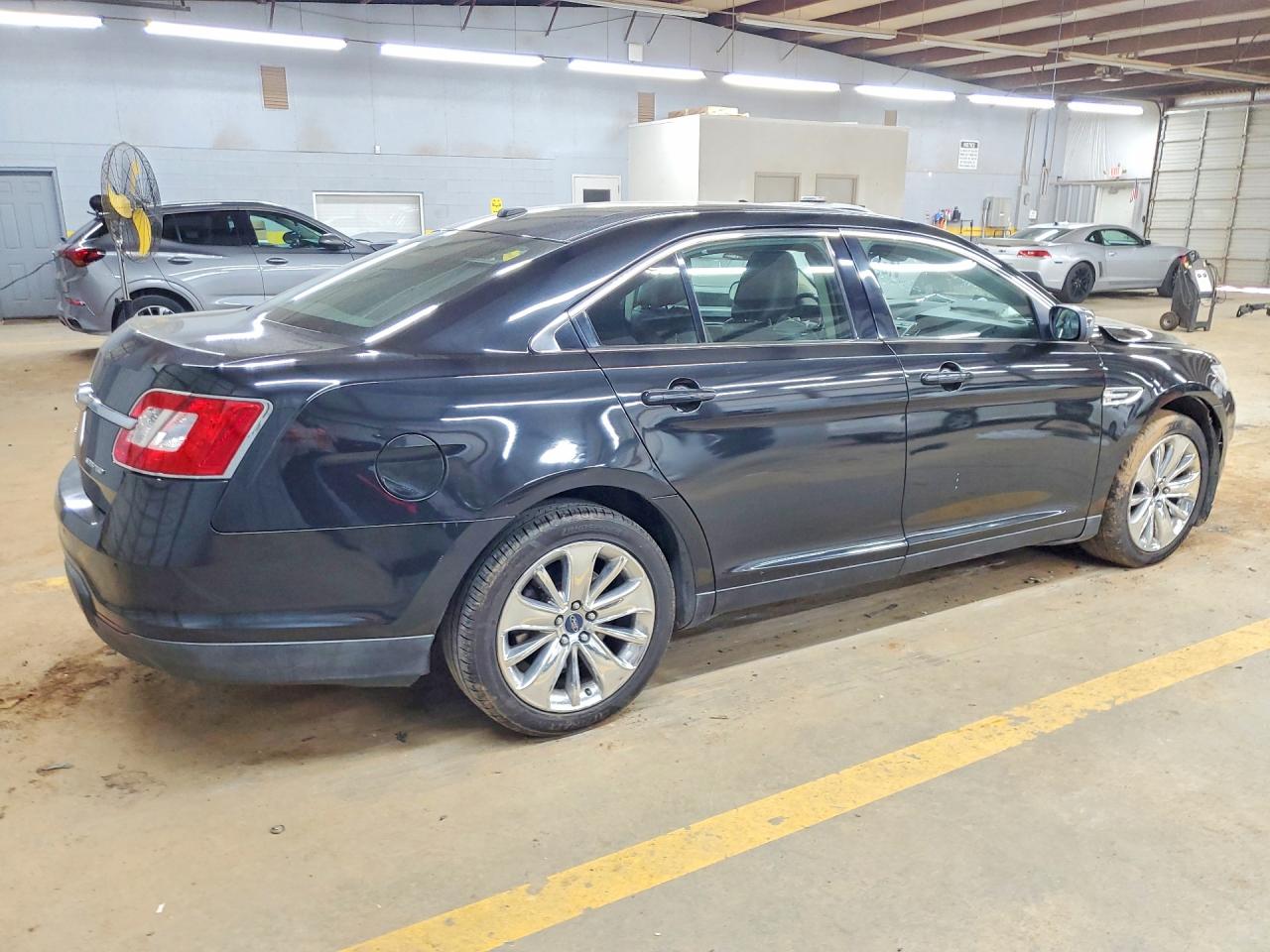 2010 Ford Taurus Limited Black vin: 1FAHP2FW8AG137031