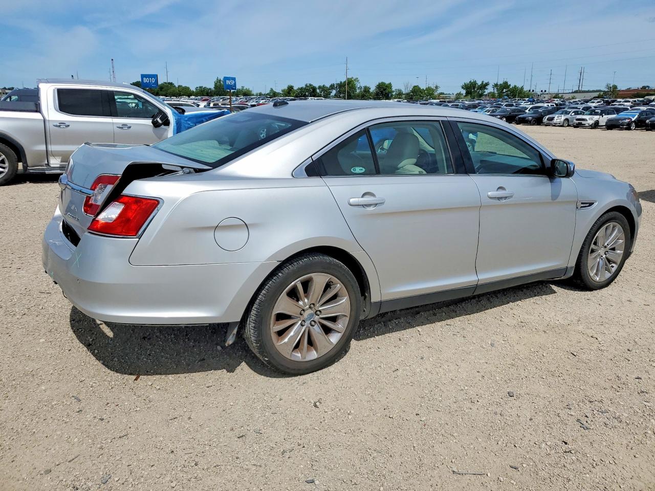 2010 Ford Taurus Limited Silver vin: 1FAHP2FW8AG154993