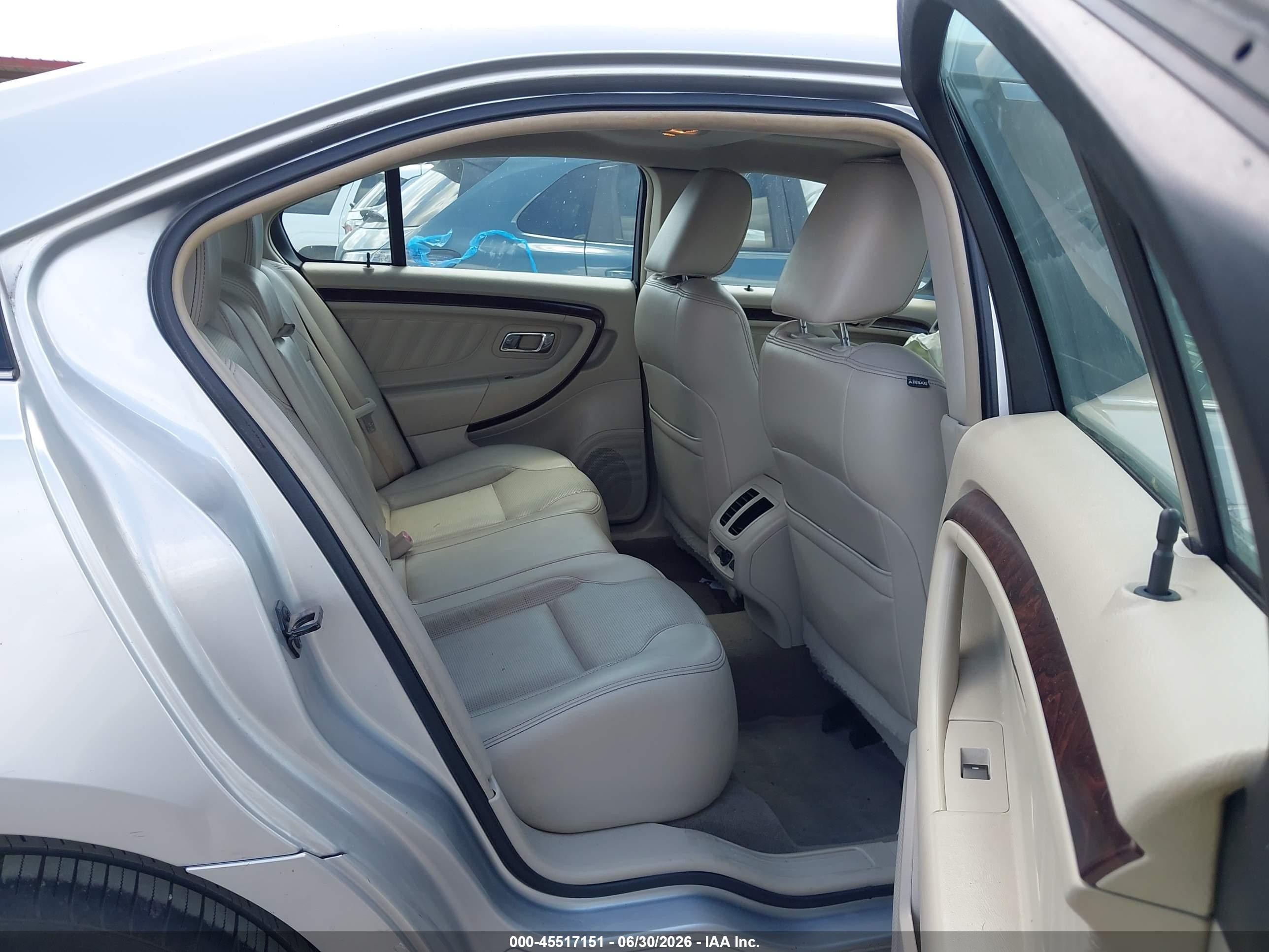2010 Ford Taurus Limited Silver vin: 1FAHP2FW8AG160261