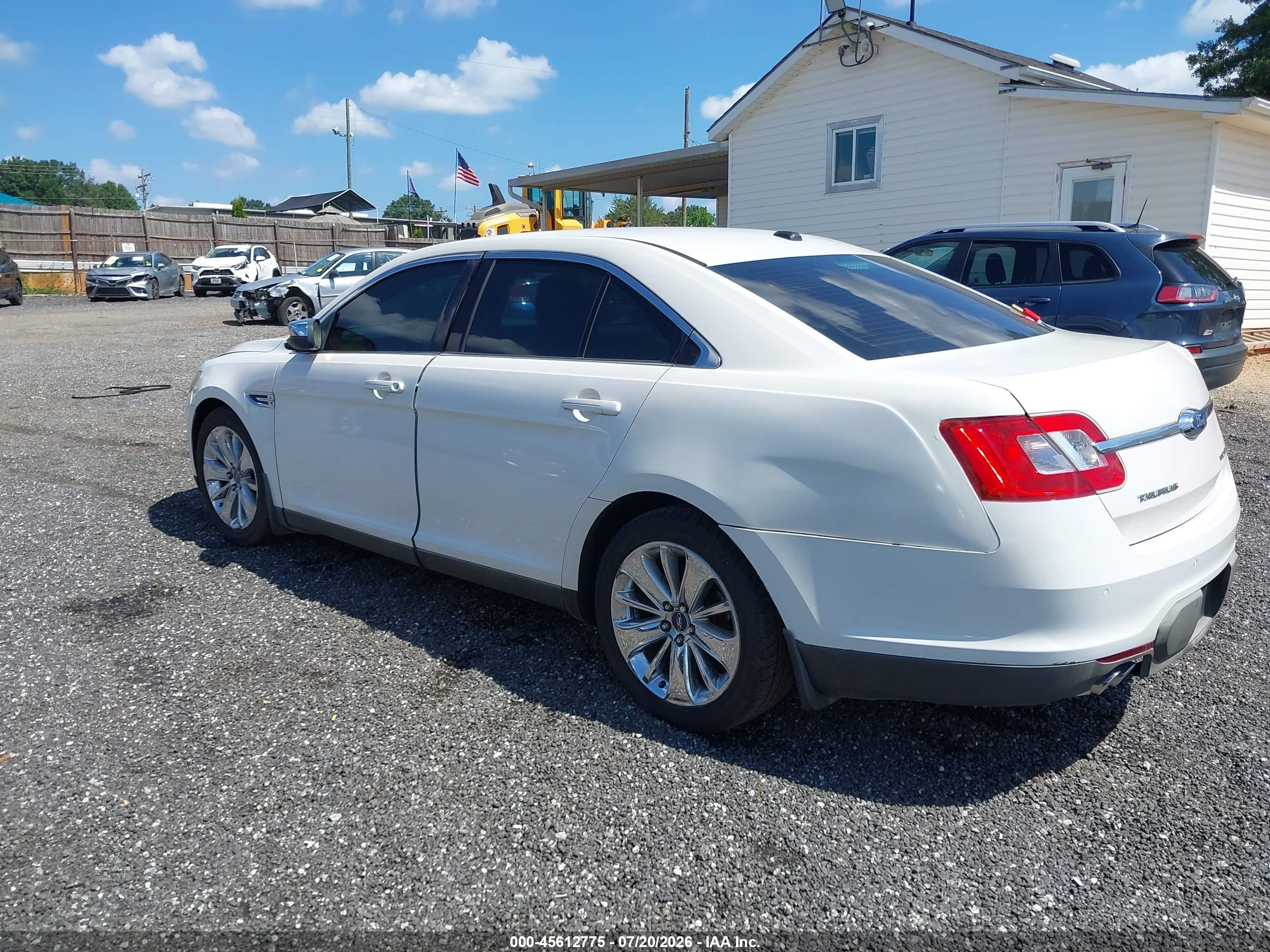 2010 Ford Taurus Limited White vin: 1FAHP2FW9AG157739