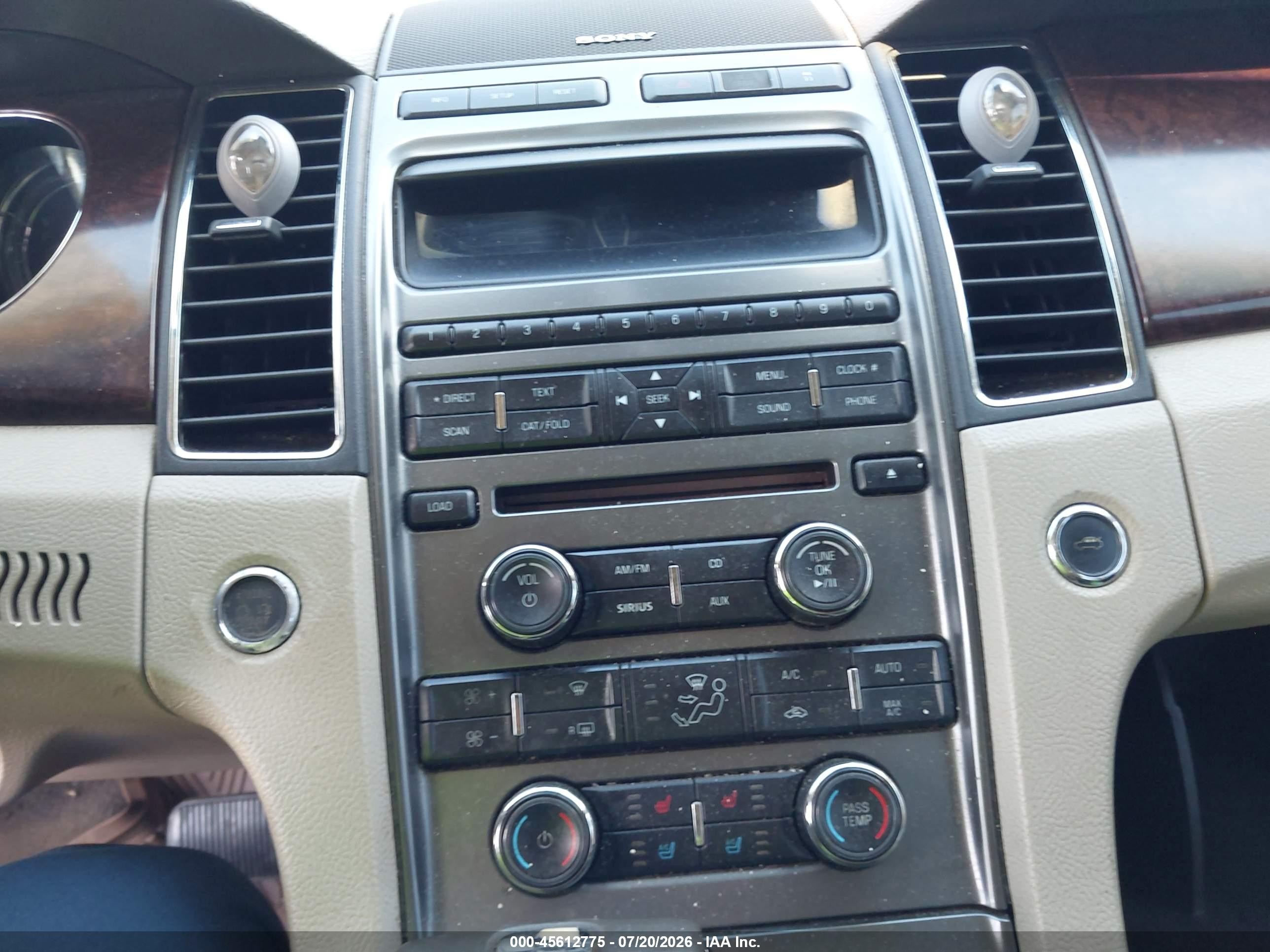 2010 Ford Taurus Limited White vin: 1FAHP2FW9AG157739