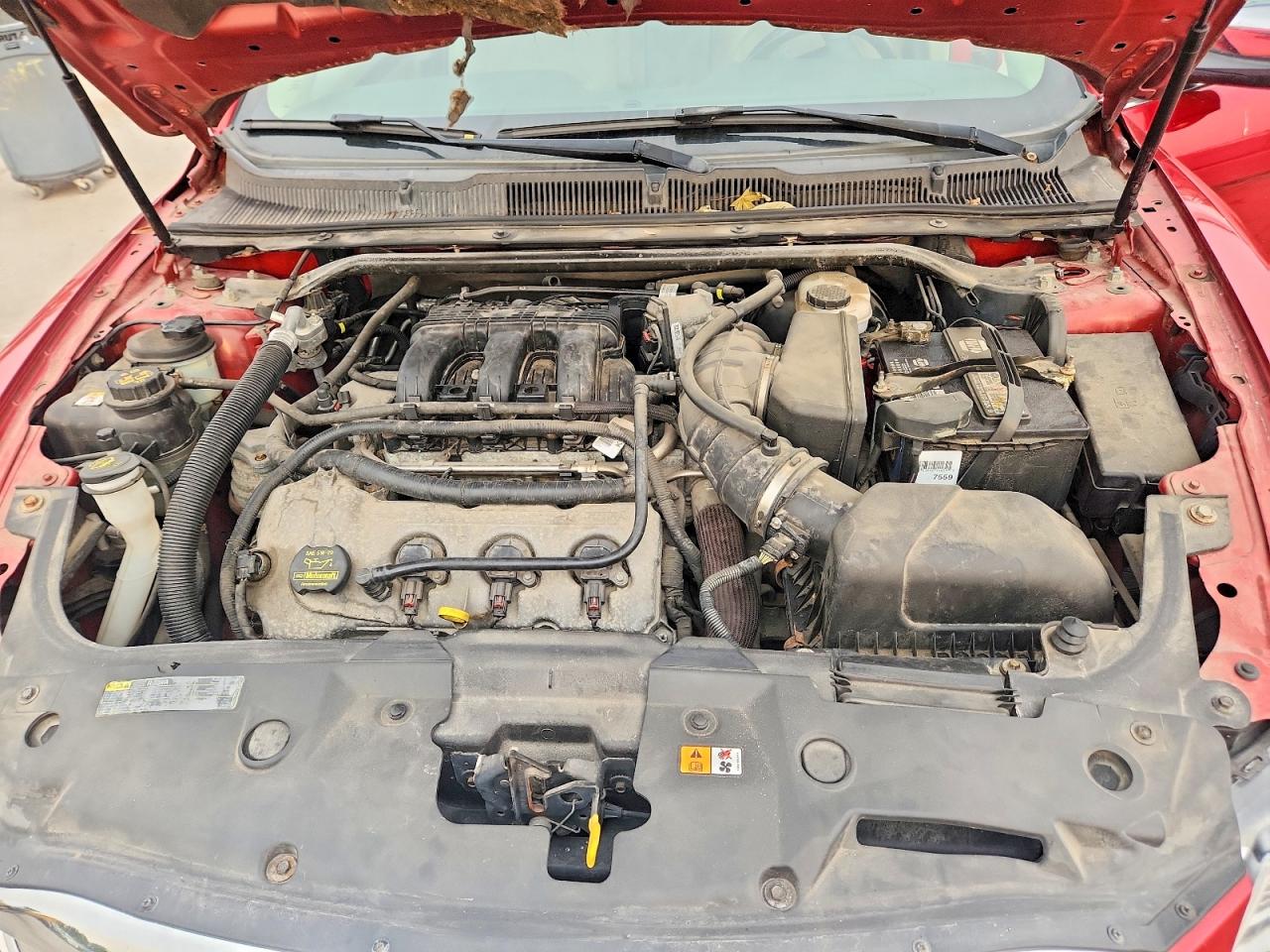 2011 Ford Taurus Limited Red vin: 1FAHP2FW9BG102113