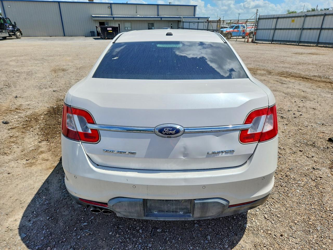 2011 Ford Taurus White vin: 1FAHP2FW9BG125729
