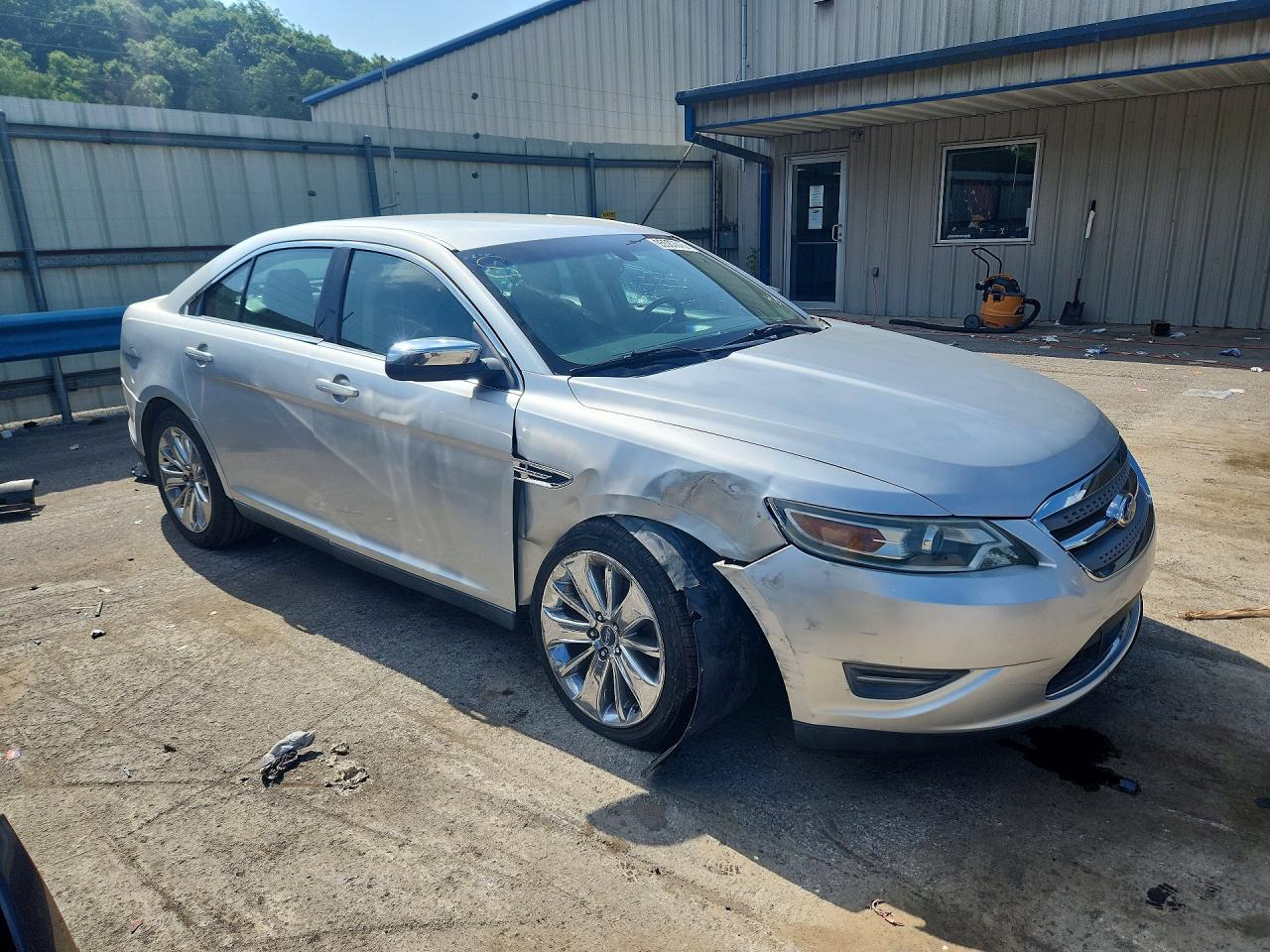 2012 Ford Taurus Limited Silver vin: 1FAHP2FW9CG103196