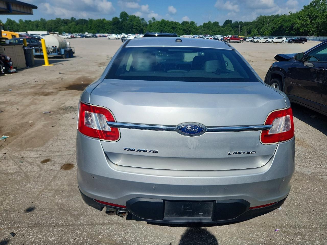 2012 Ford Taurus Limited Silver vin: 1FAHP2FW9CG103196