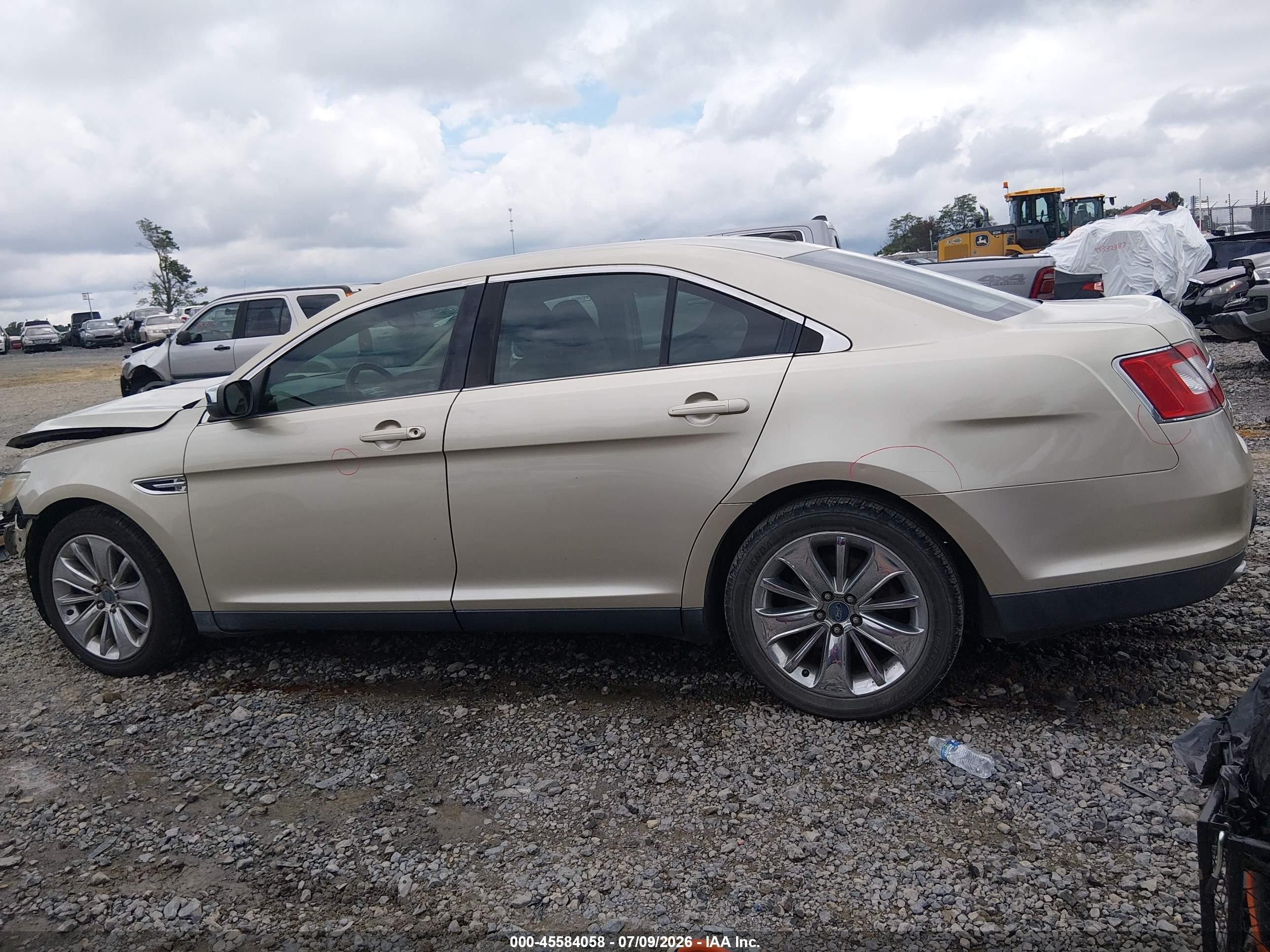 2010 Ford Taurus Limited Бежевый vin: 1FAHP2FWXAG118755