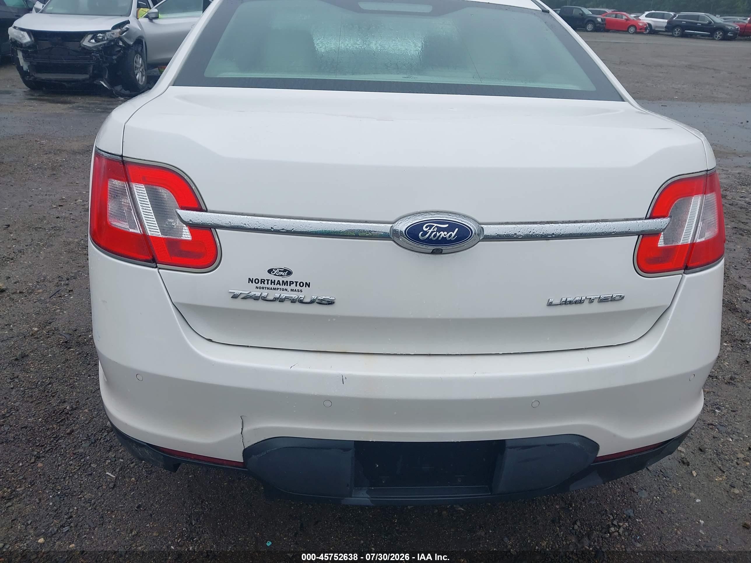 2010 Ford Taurus Limited White vin: 1FAHP2FWXAG170385