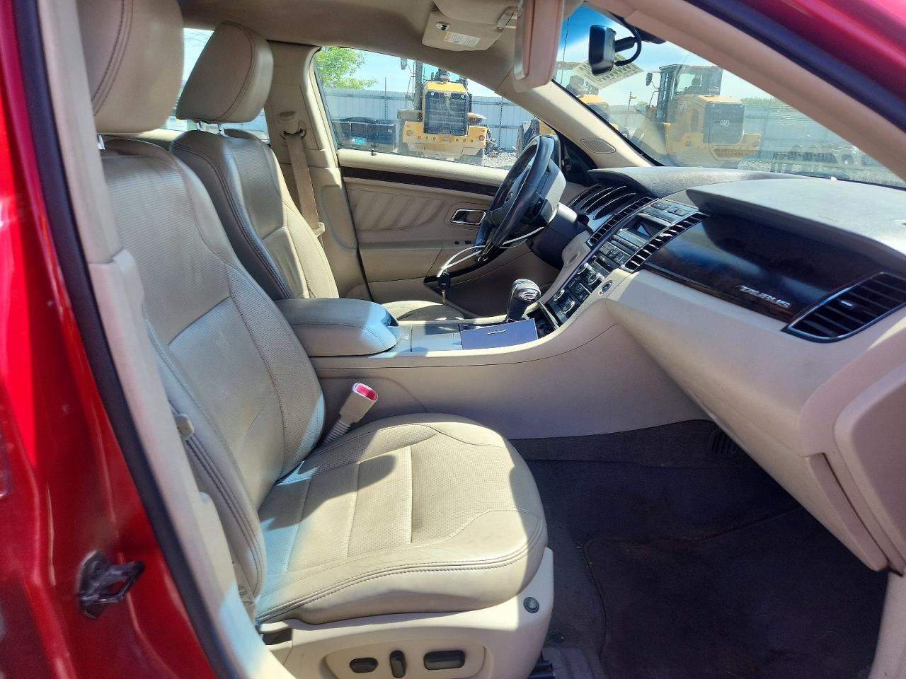 2011 Ford Taurus Limited Red vin: 1FAHP2FWXBG132155