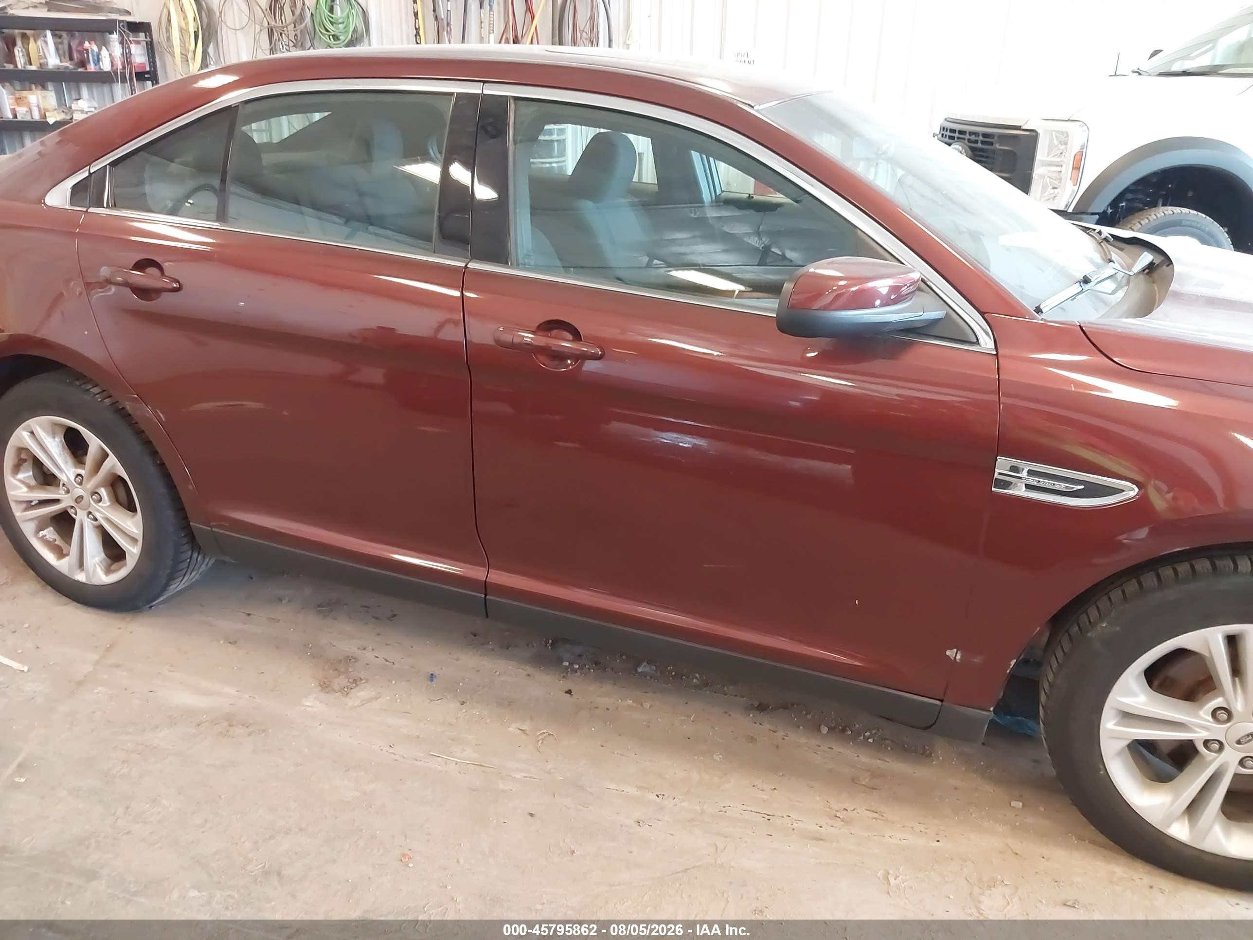 2015 Ford Taurus Sel Burgundy vin: 1FAHP2H82FG135040