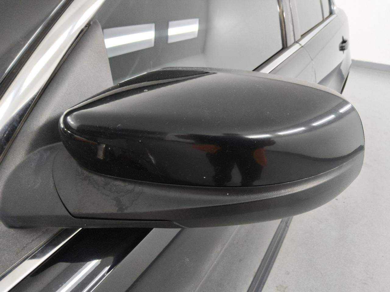 2017 Ford Taurus Sel Black vin: 1FAHP2H82HG126292 Damage: Lf Mirror Cover, Chipped, 2