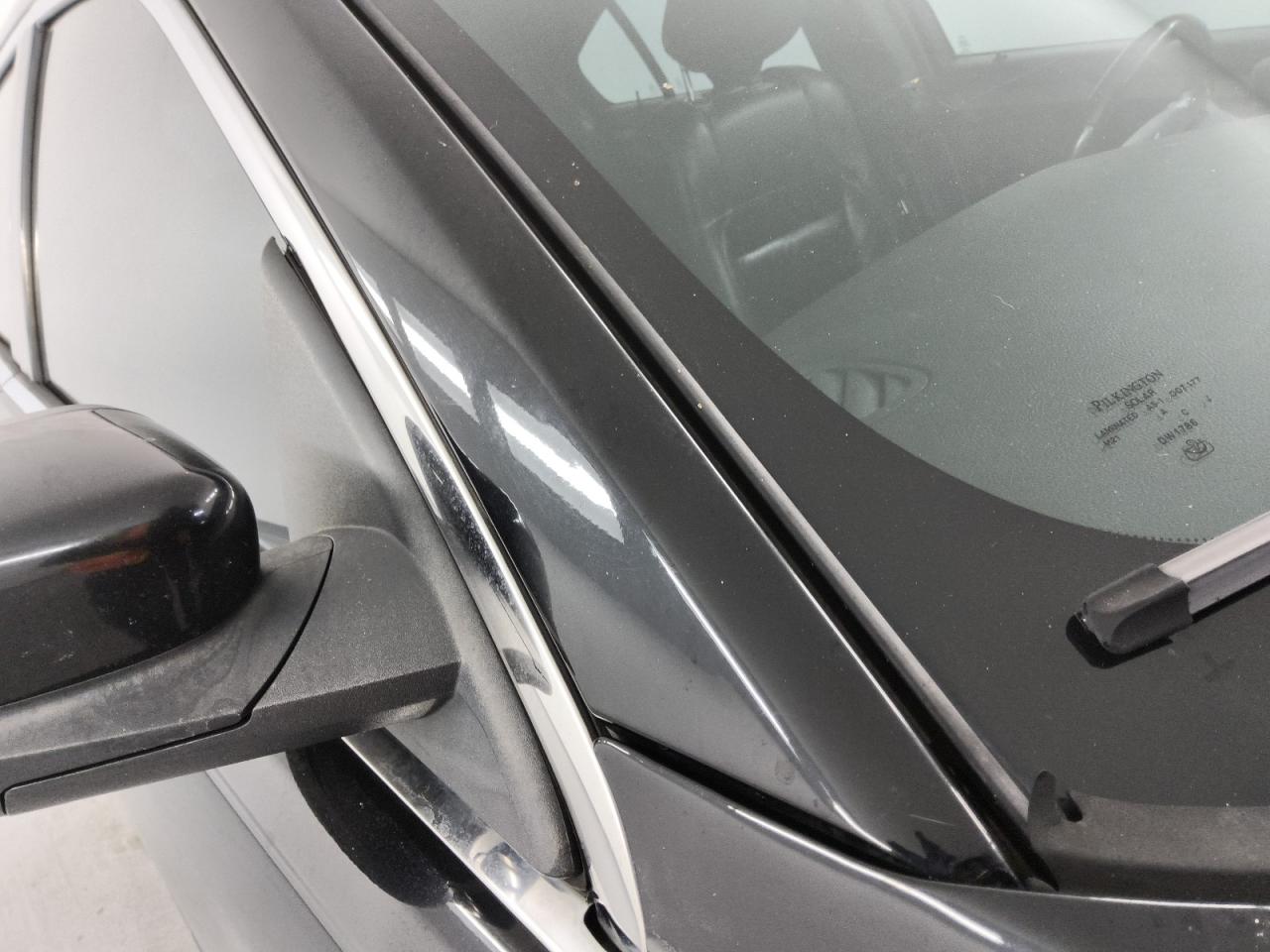 2017 Ford Taurus Sel Black vin: 1FAHP2H82HG126292 Damage: Right Drip Rail, Chipped, 2