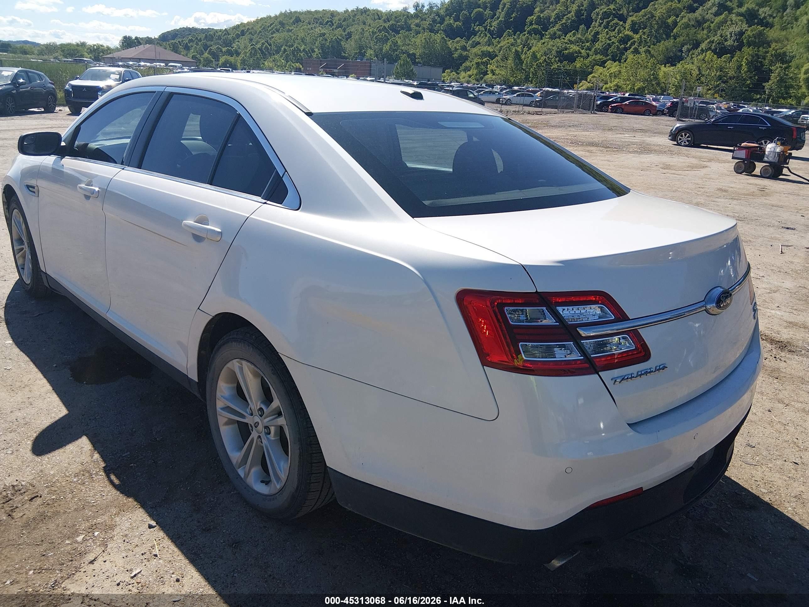 2014 Ford Taurus Sel White vin: 1FAHP2H83EG103924