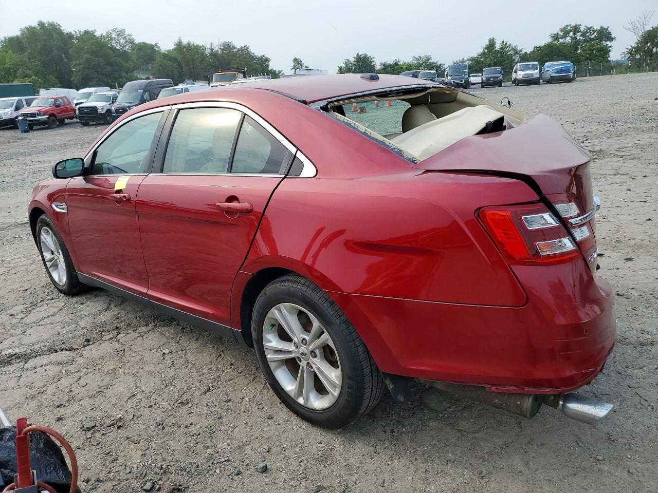 2015 Ford Taurus Sel Красный vin: 1FAHP2H84FG182327