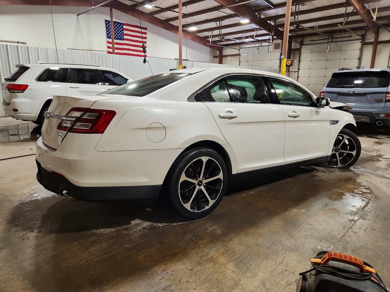 2015 Ford Taurus Sel Белый vin: 1FAHP2H85FG179274