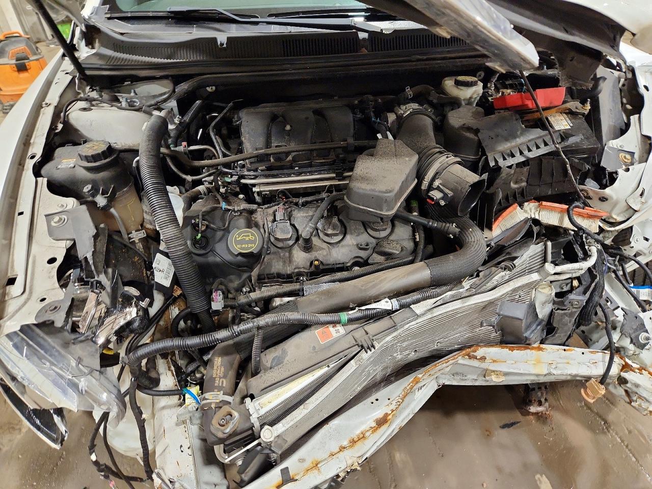 2015 Ford Taurus Sel Белый vin: 1FAHP2H85FG179274