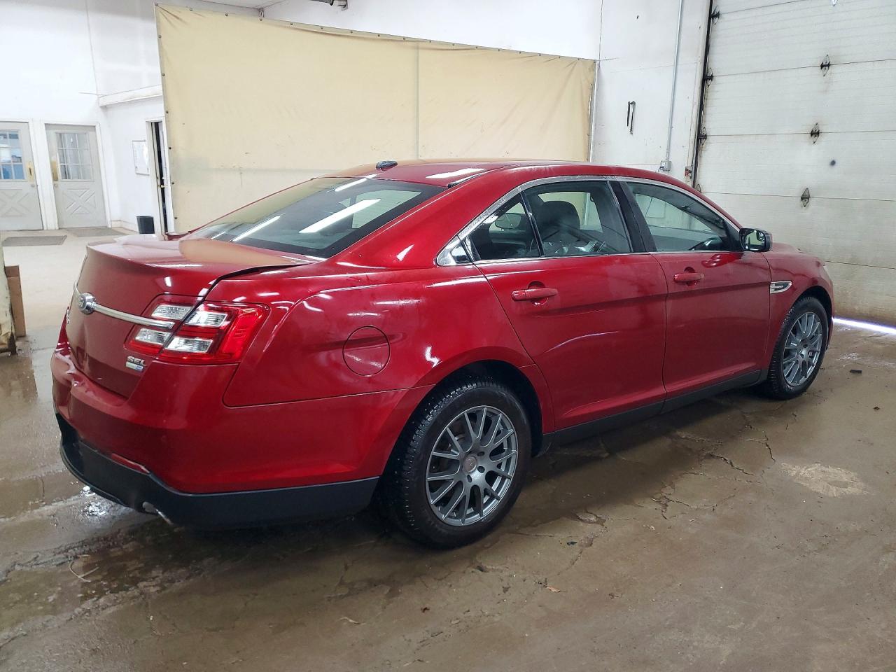 2014 Ford Taurus Sel Red vin: 1FAHP2H86EG151286