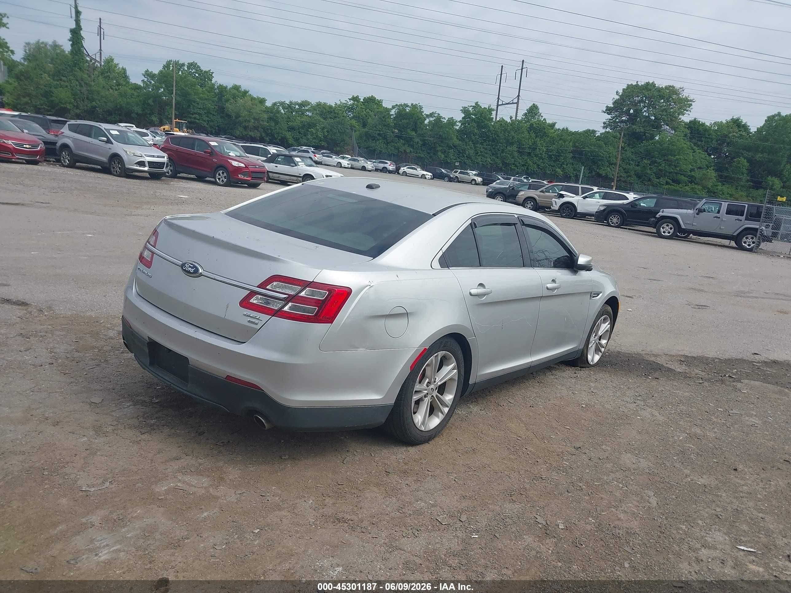 2013 Ford Taurus Sel Серебряный vin: 1FAHP2H88DG152549