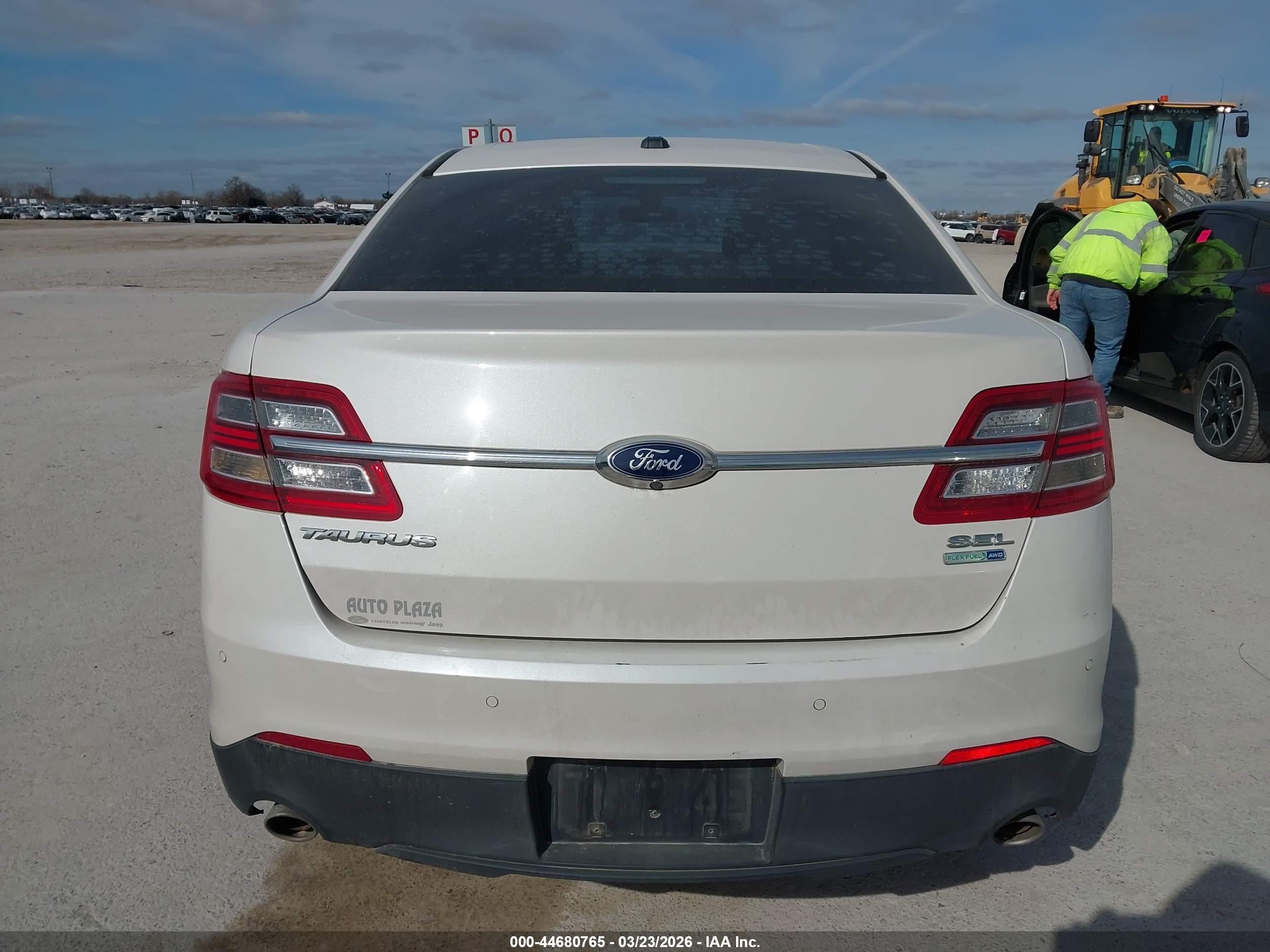 2015 Ford Taurus Sel White vin: 1FAHP2H88FG183433