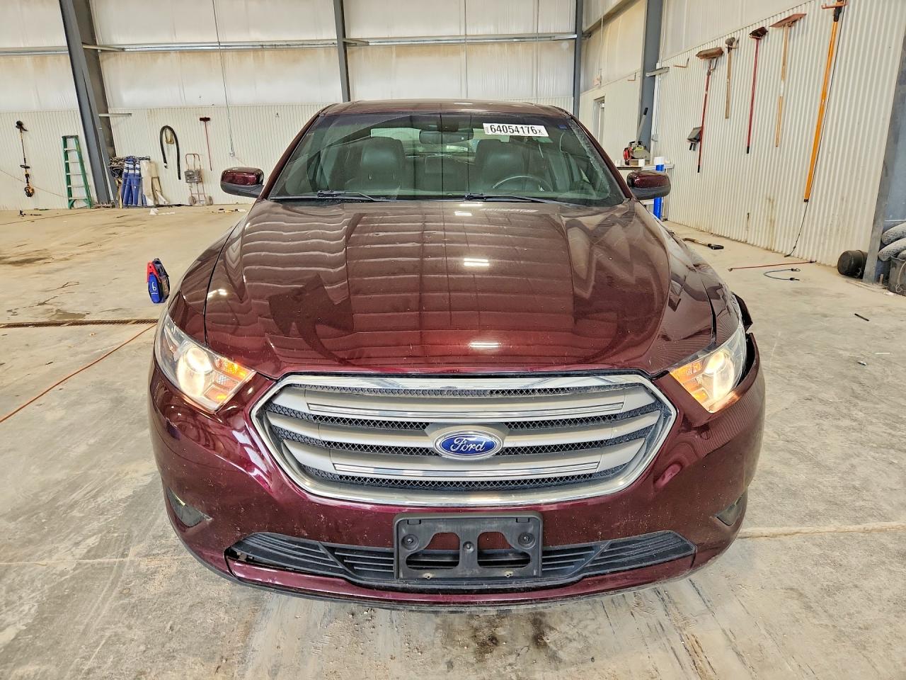 2018 Ford Taurus Sel Maroon vin: 1FAHP2H89JG125226