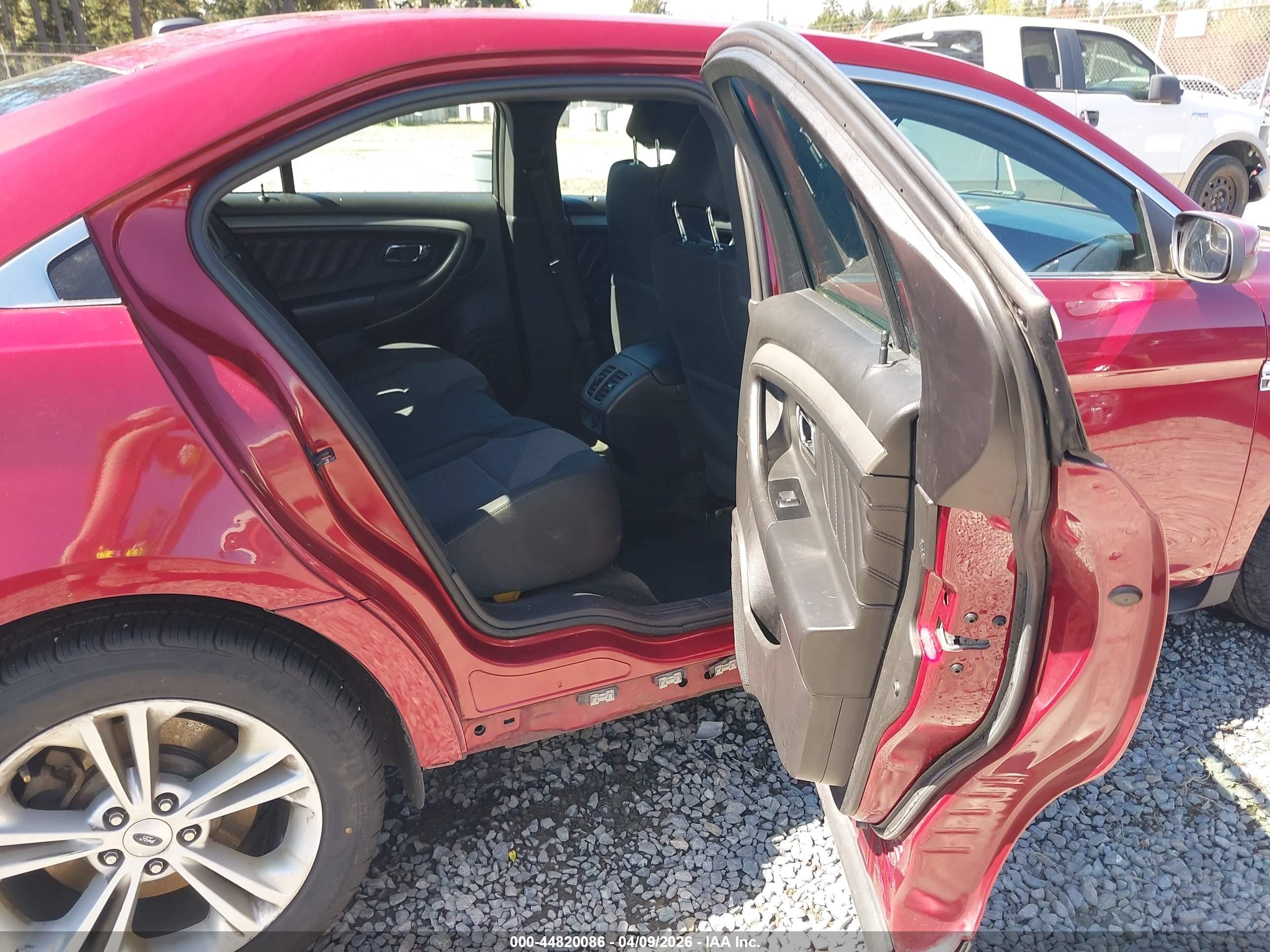 2014 Ford Taurus Sel Red vin: 1FAHP2H8XEG170780
