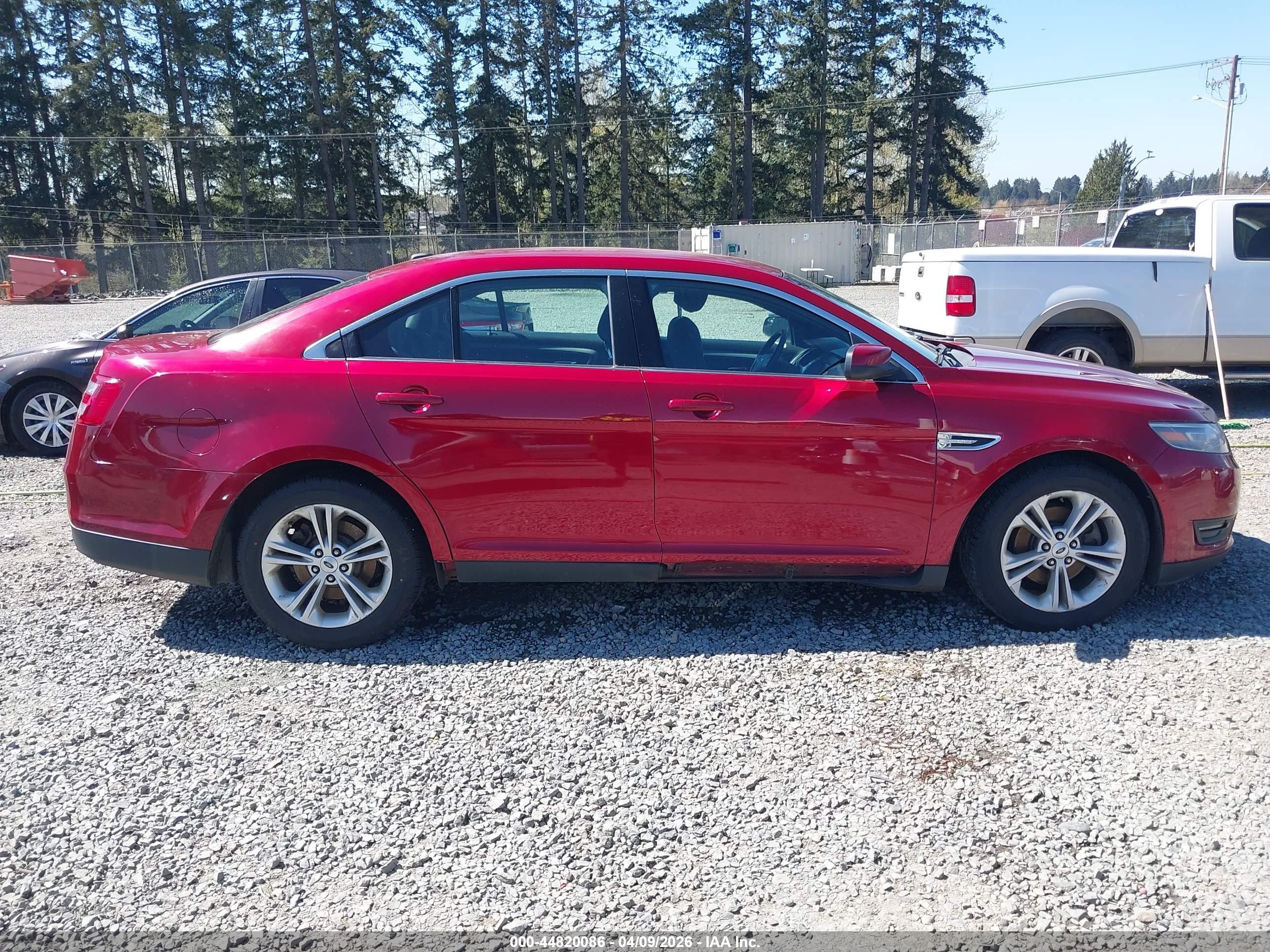2014 Ford Taurus Sel Red vin: 1FAHP2H8XEG170780
