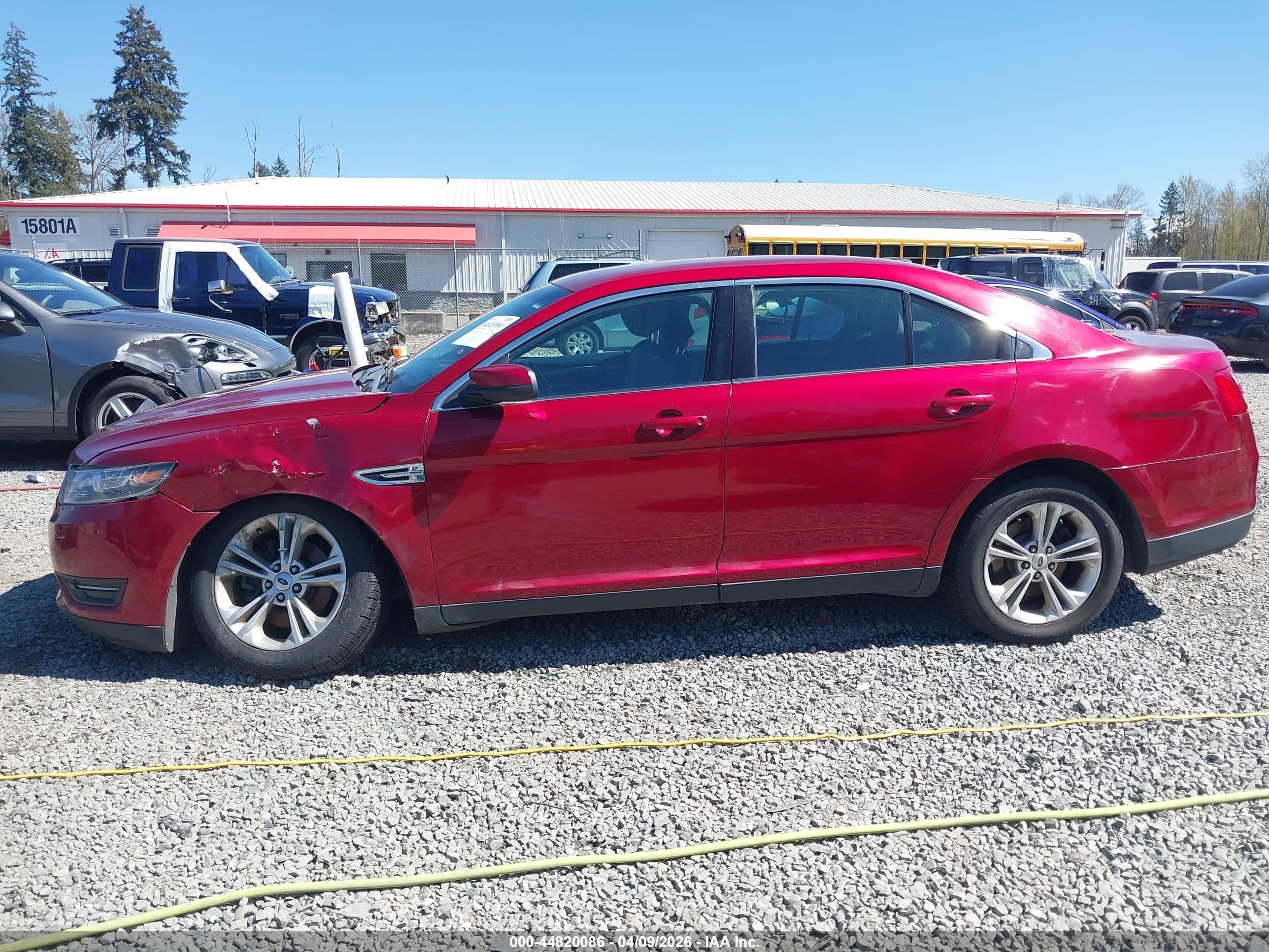 2014 Ford Taurus Sel Red vin: 1FAHP2H8XEG170780