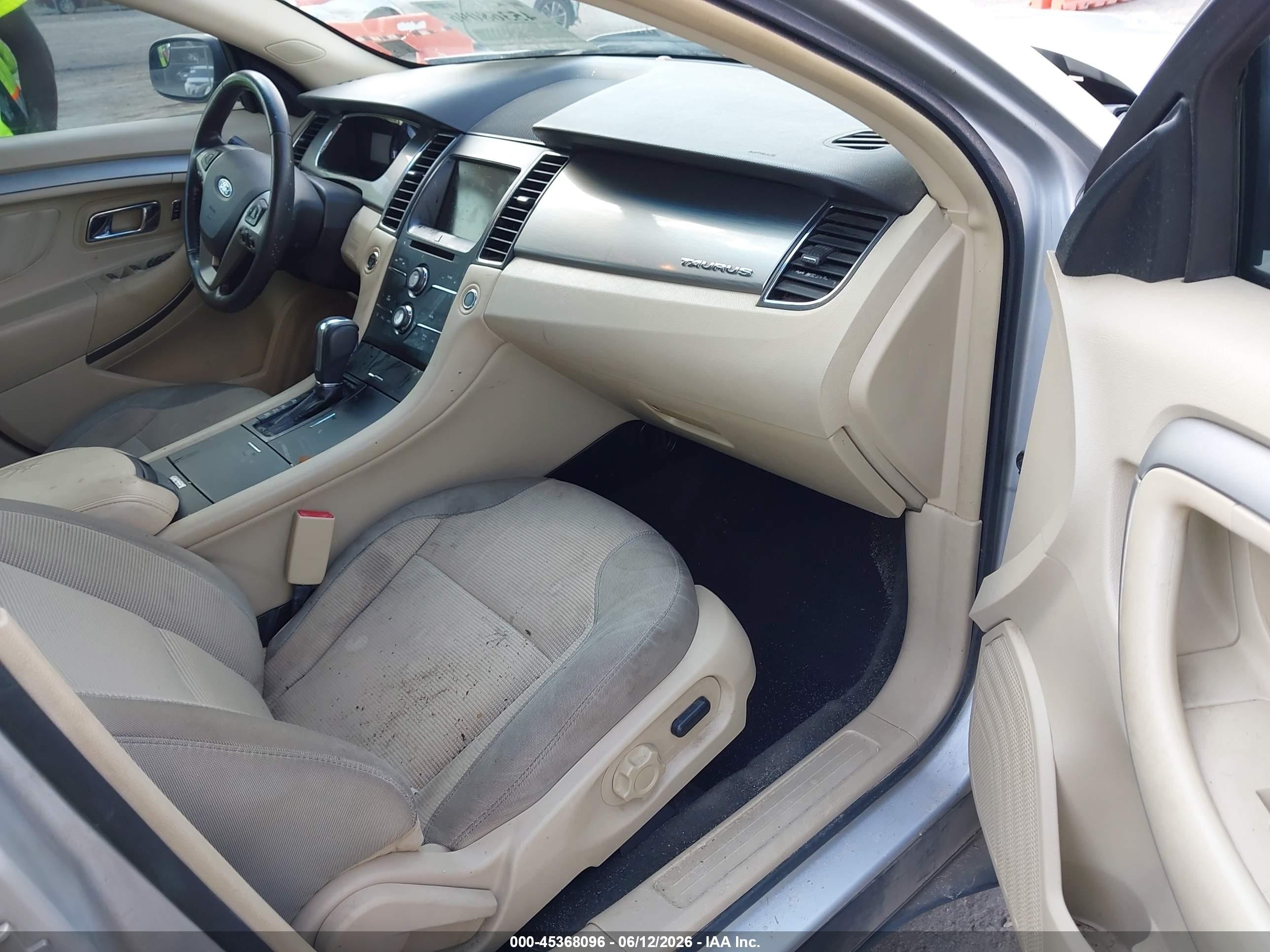2015 Ford Taurus Sel Серебряный vin: 1FAHP2H8XFG110726