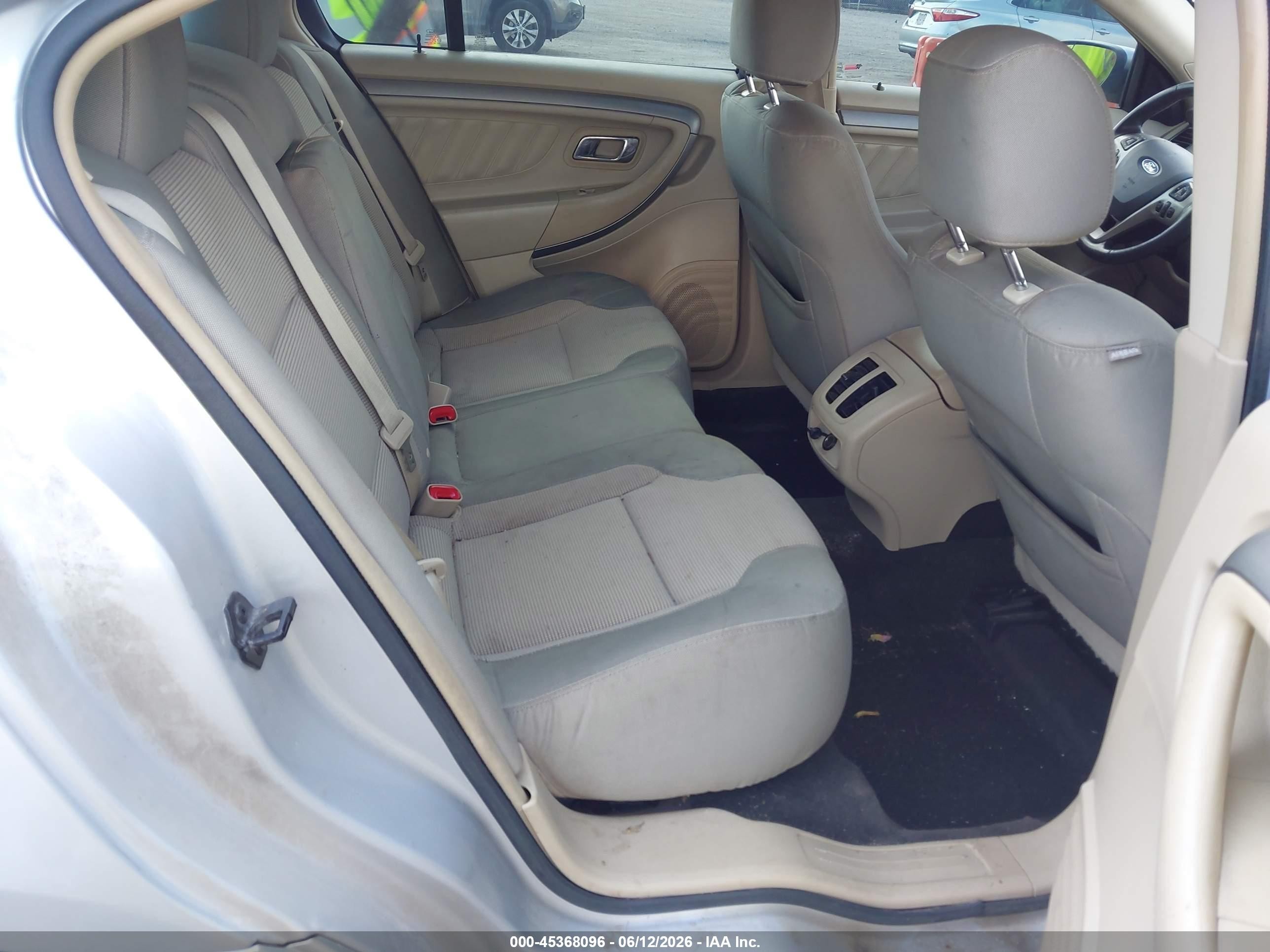 2015 Ford Taurus Sel Серебряный vin: 1FAHP2H8XFG110726