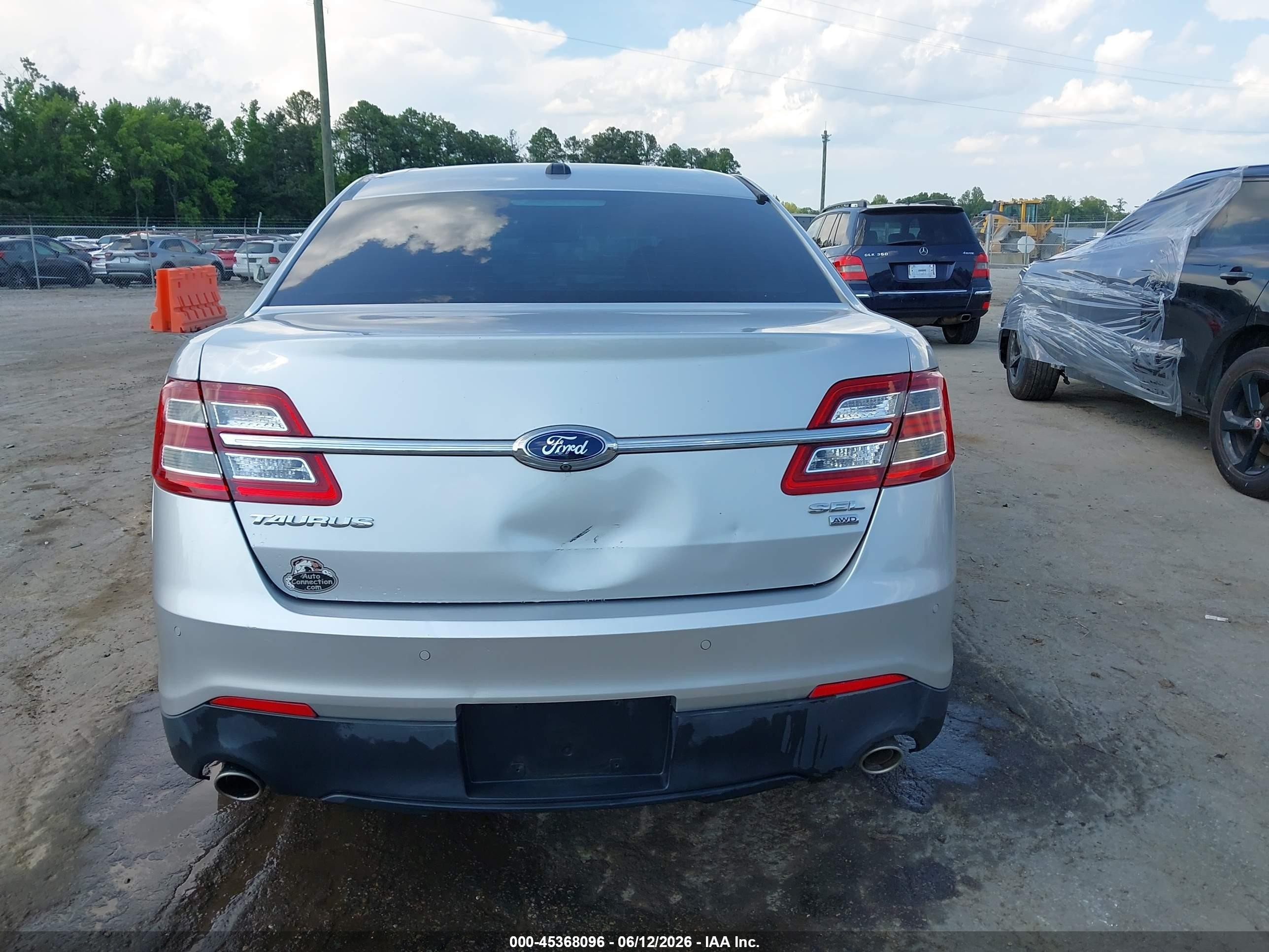 2015 Ford Taurus Sel Серебряный vin: 1FAHP2H8XFG110726