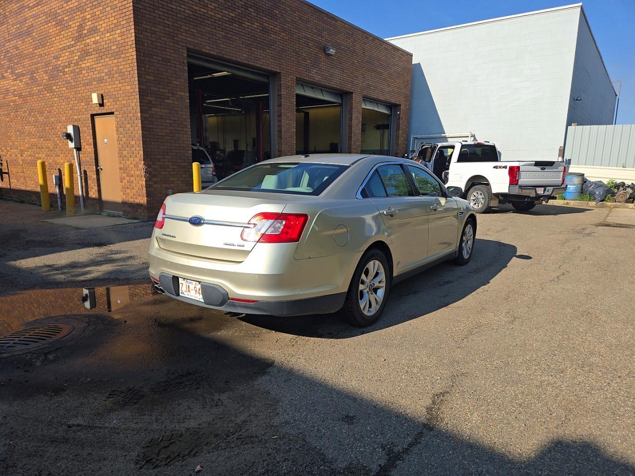 2010 Ford Taurus Sel Beige vin: 1FAHP2HW0AG152636