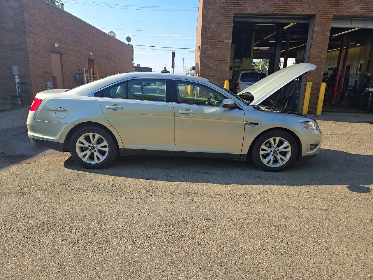 2010 Ford Taurus Sel Beige vin: 1FAHP2HW0AG152636