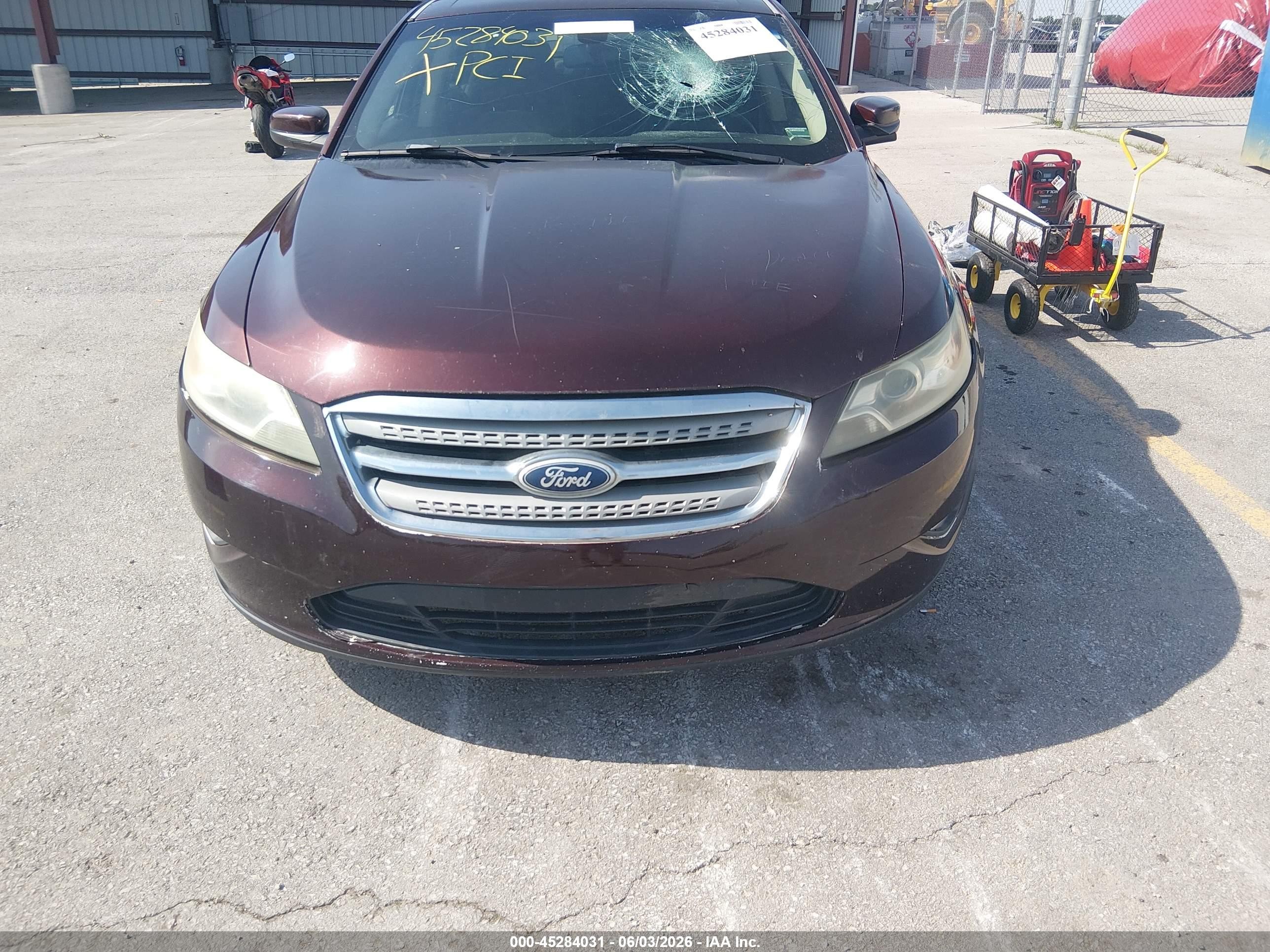 2010 Ford Taurus Sel Burgundy vin: 1FAHP2HW4AG165468