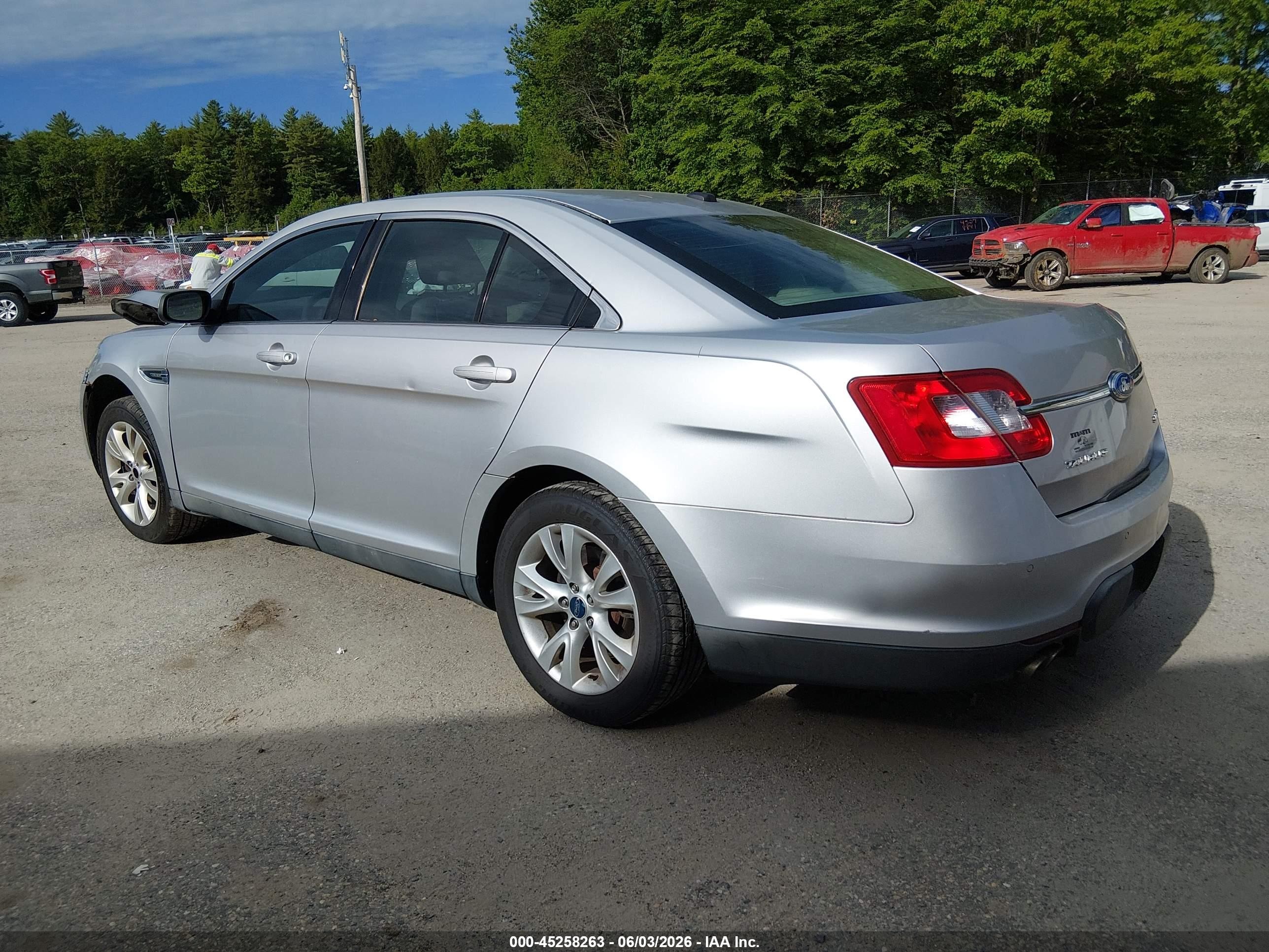 2011 Ford Taurus Sel Silver vin: 1FAHP2HW7BG179804