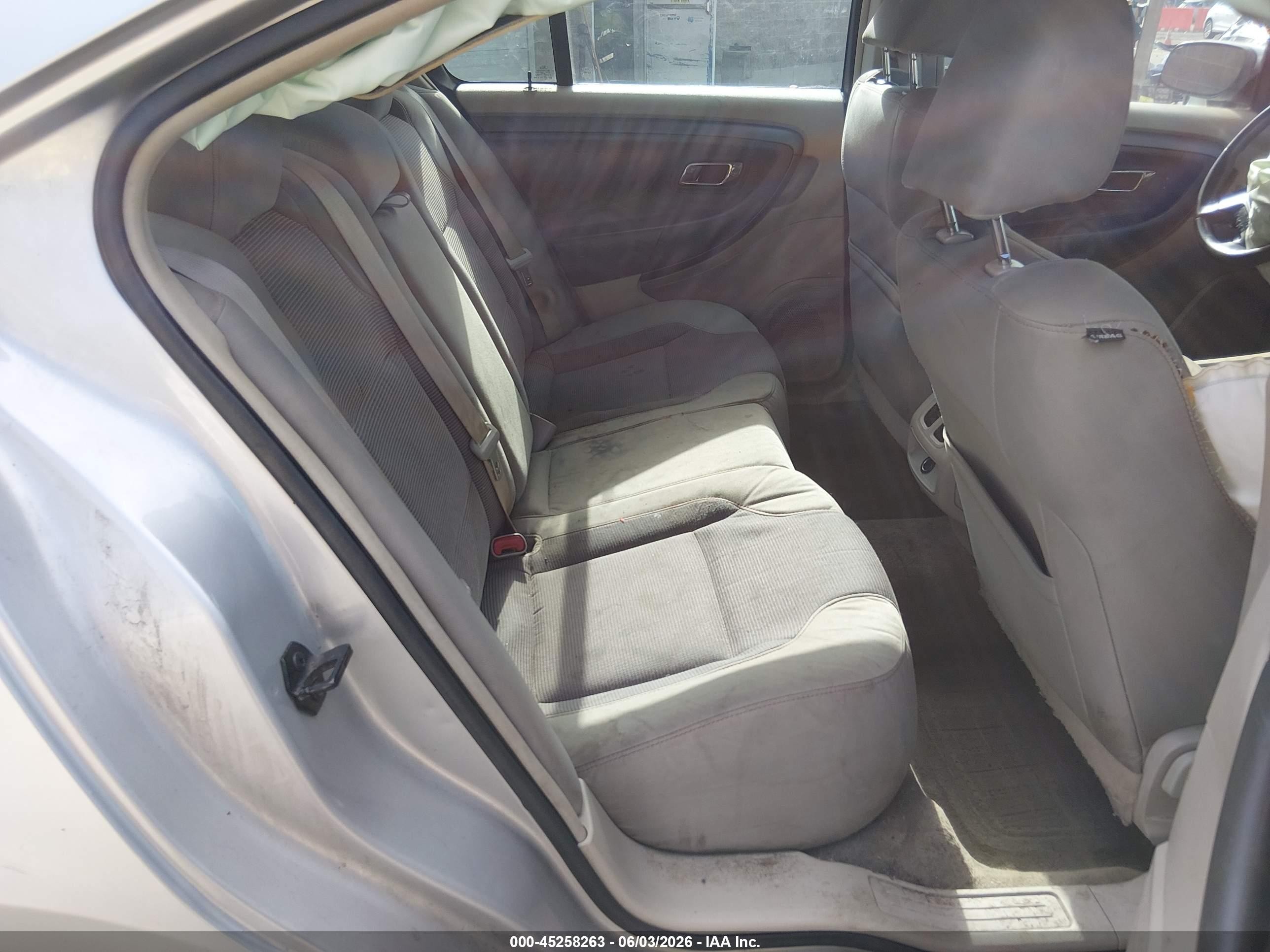 2011 Ford Taurus Sel Silver vin: 1FAHP2HW7BG179804