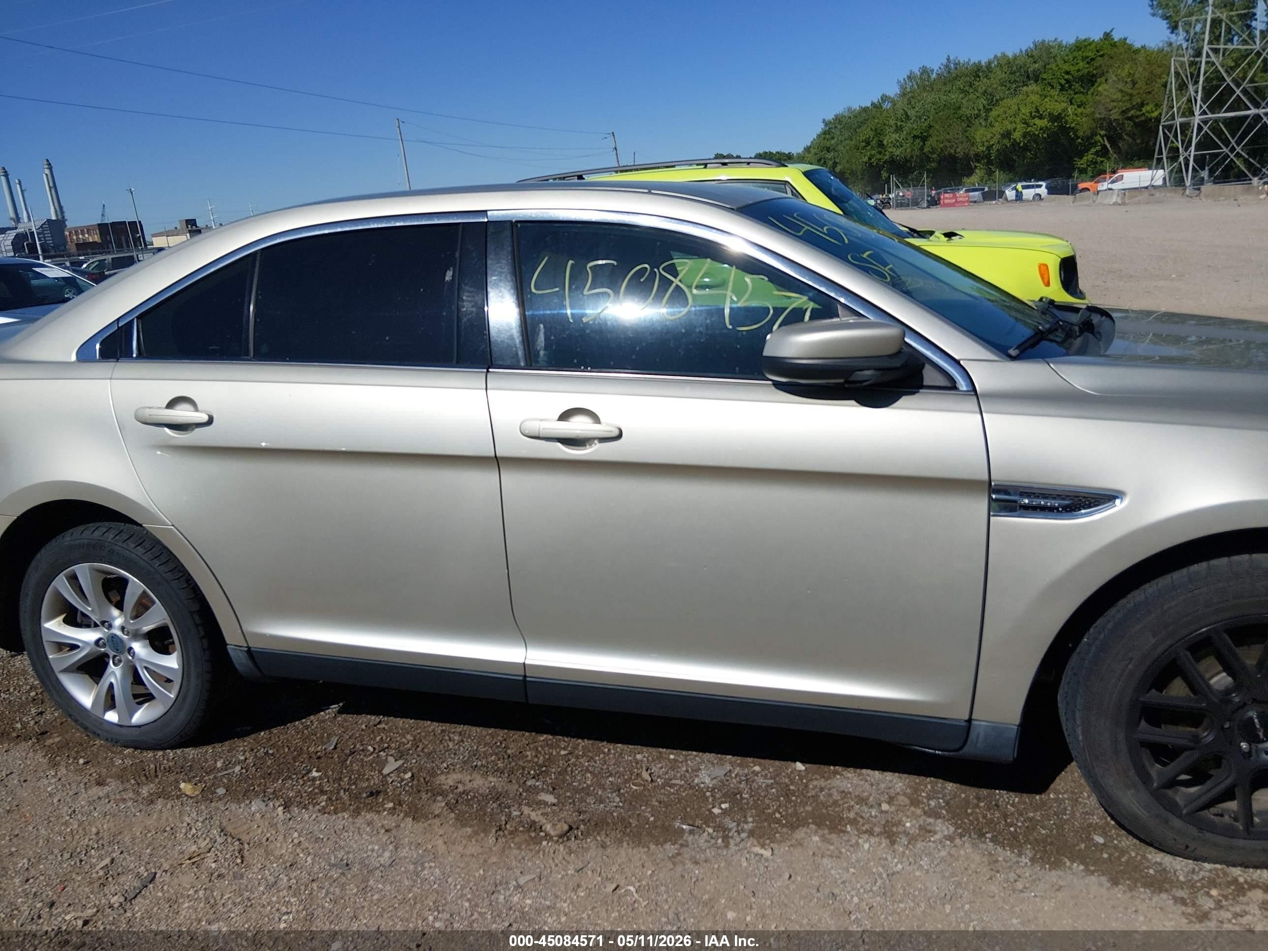 2011 Ford Taurus Sel Золотой vin: 1FAHP2HW8BG133429