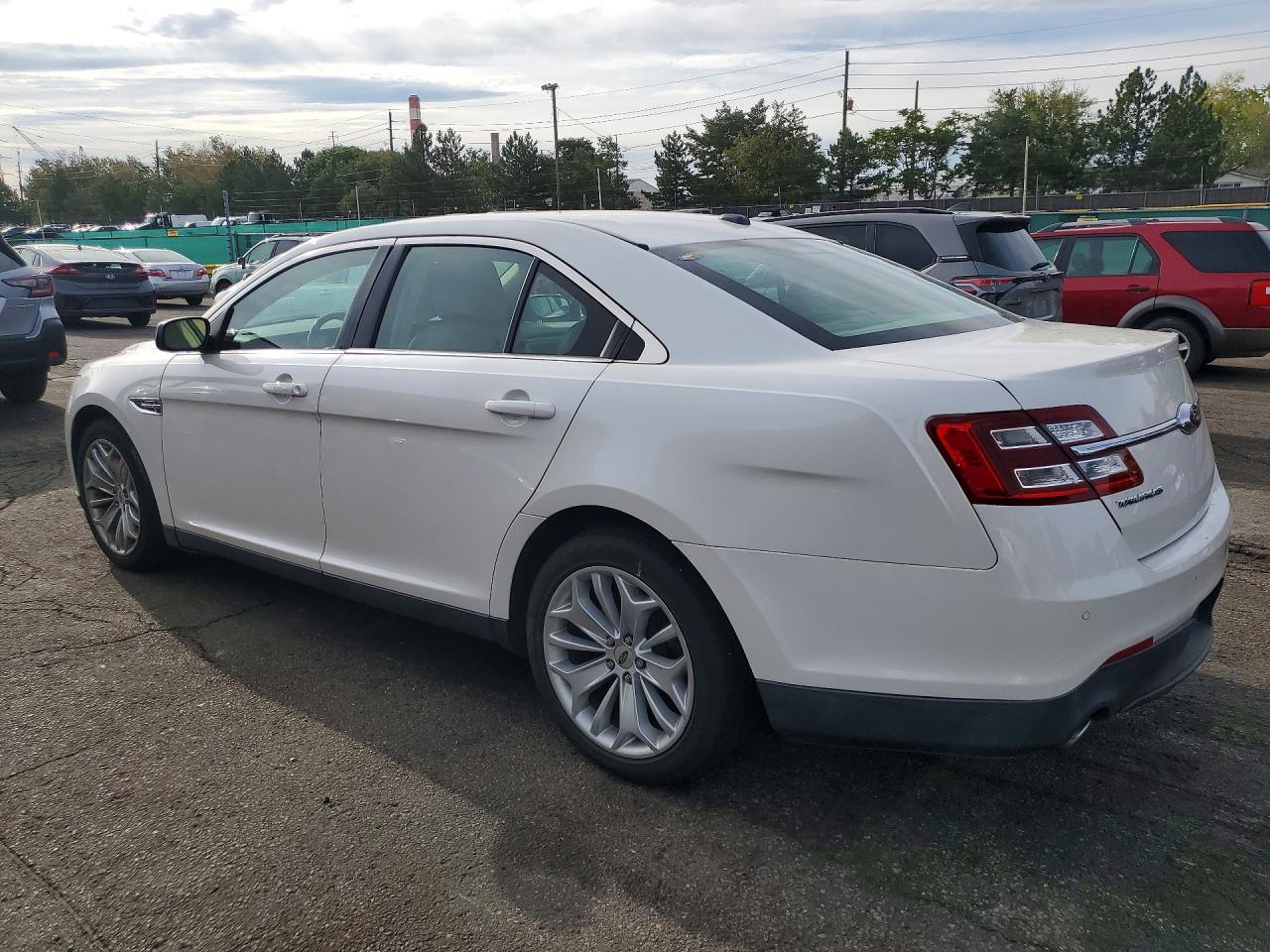 2015 Ford Taurus Limited Белый vin: 1FAHP2J81FG127697