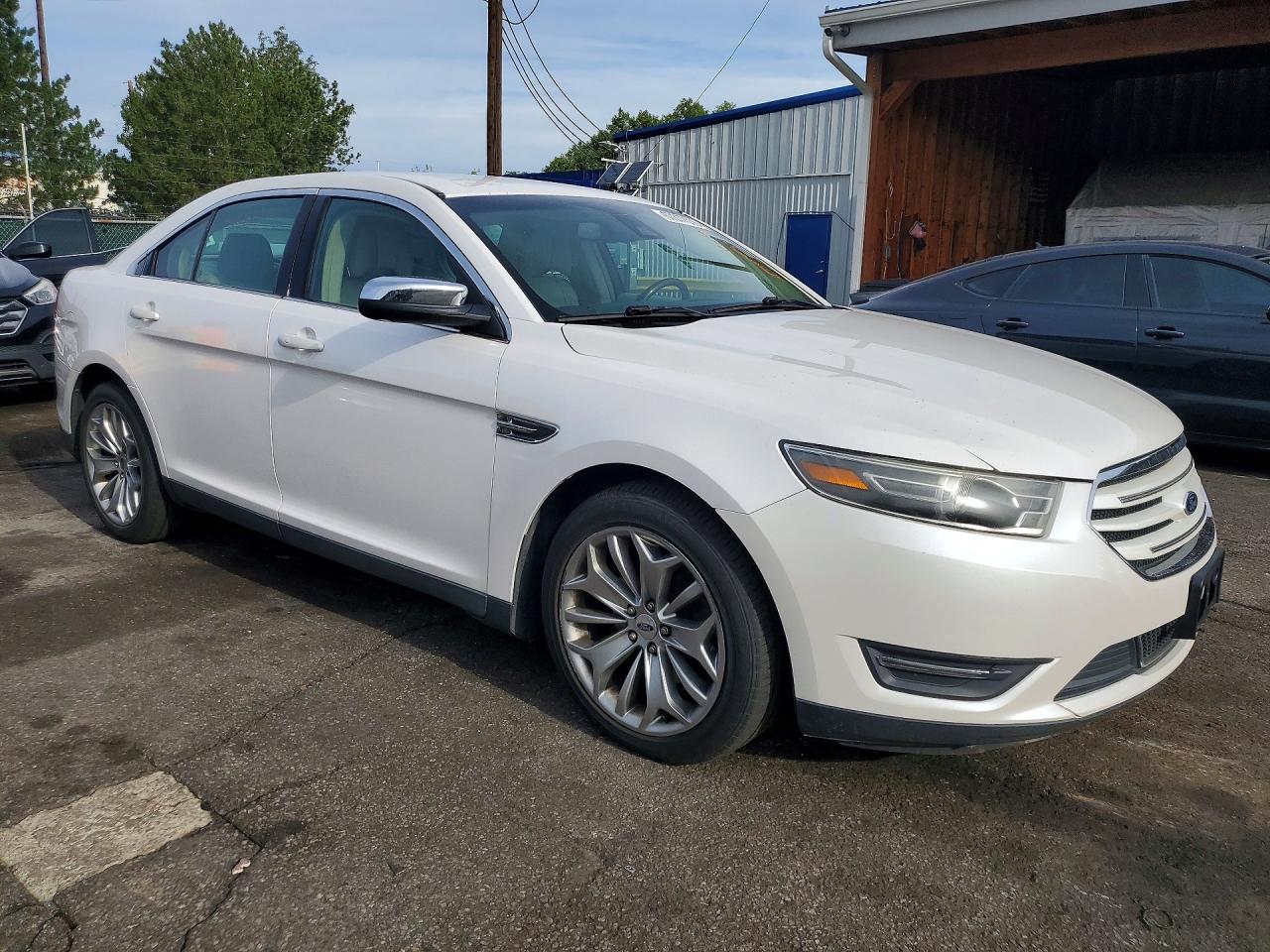 2015 Ford Taurus Limited Белый vin: 1FAHP2J81FG127697