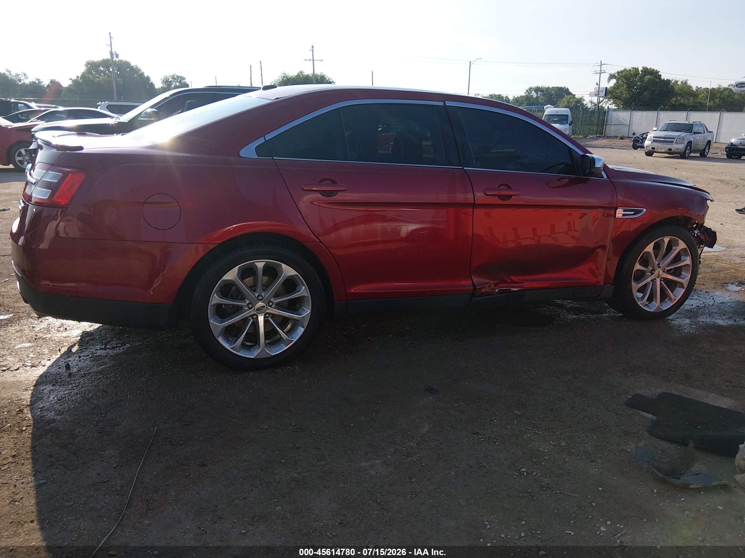 2015 Ford Taurus Limited Red vin: 1FAHP2J85FG115276