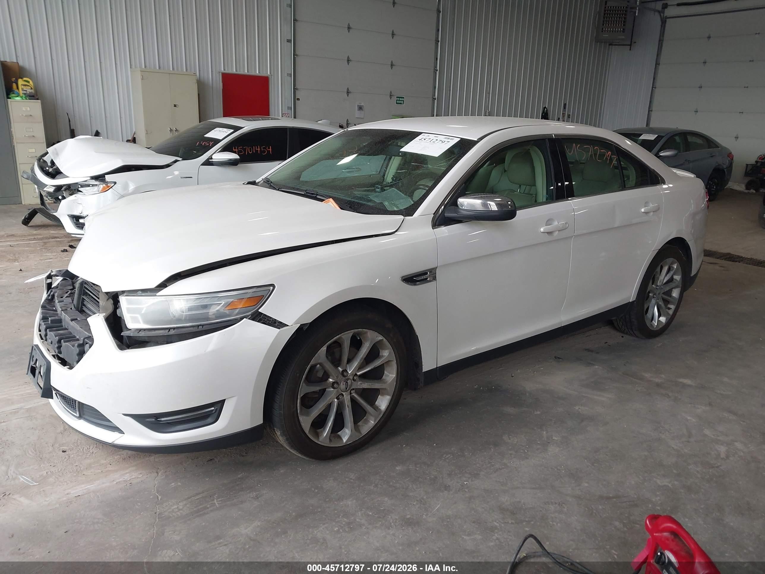 2014 Ford Taurus Limited White vin: 1FAHP2J86EG146017