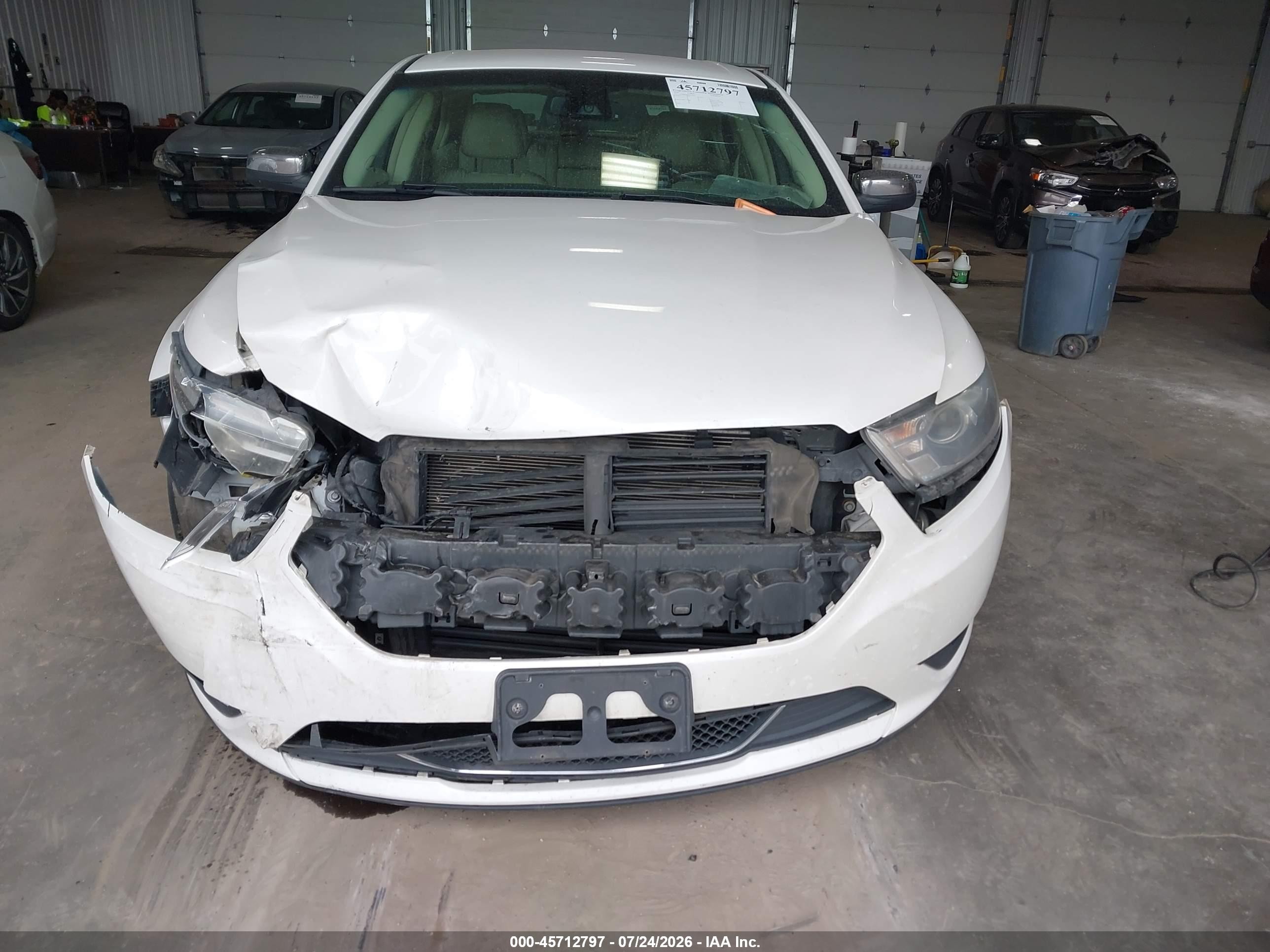 2014 Ford Taurus Limited White vin: 1FAHP2J86EG146017