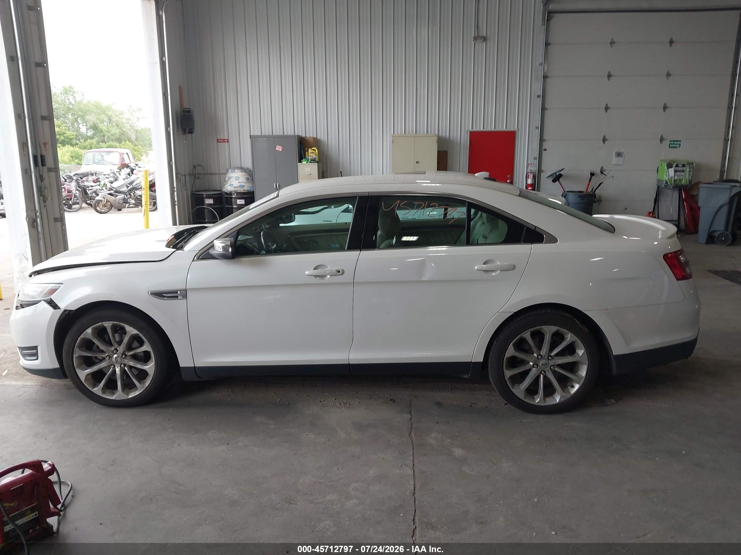 2014 Ford Taurus Limited White vin: 1FAHP2J86EG146017