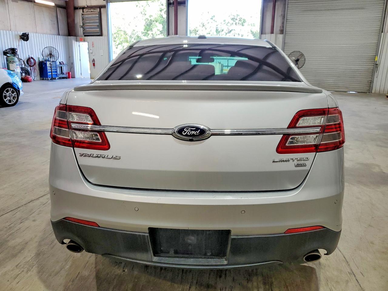 2015 Ford Taurus Limited Silver vin: 1FAHP2J86FG166575